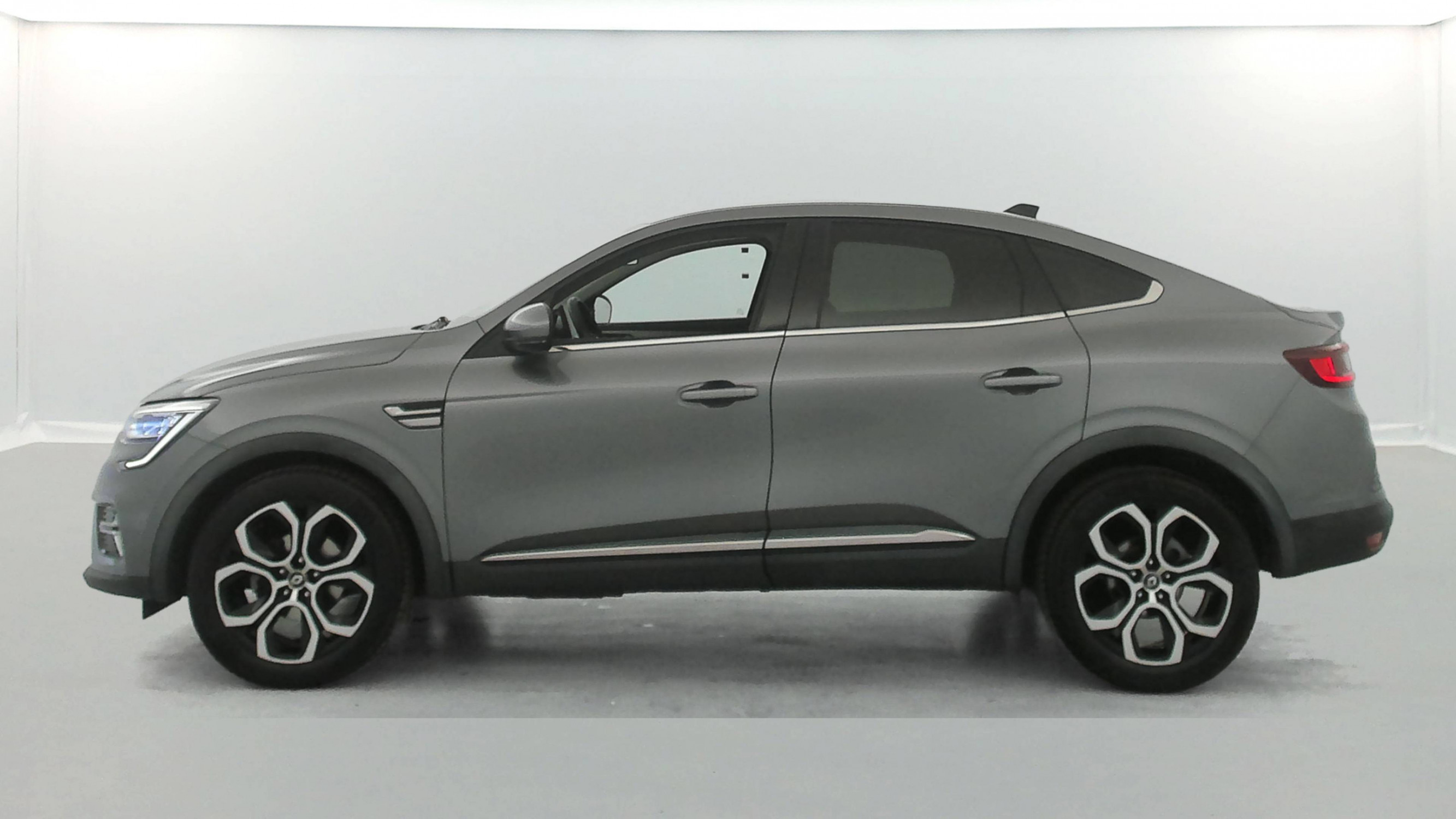 Vente en ligne Renault Arkana  mild hybrid 140 EDC FAP - 22 au prix de 19 790 €