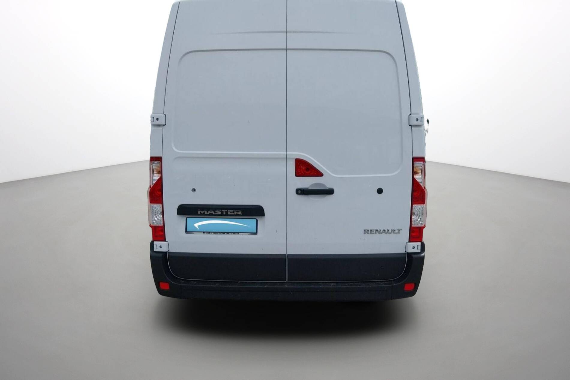 Vente en ligne Renault Master Fourgon MASTER FGN TRAC F3500 L2H2 BLUE DCI 135 au prix de 26 990 €
