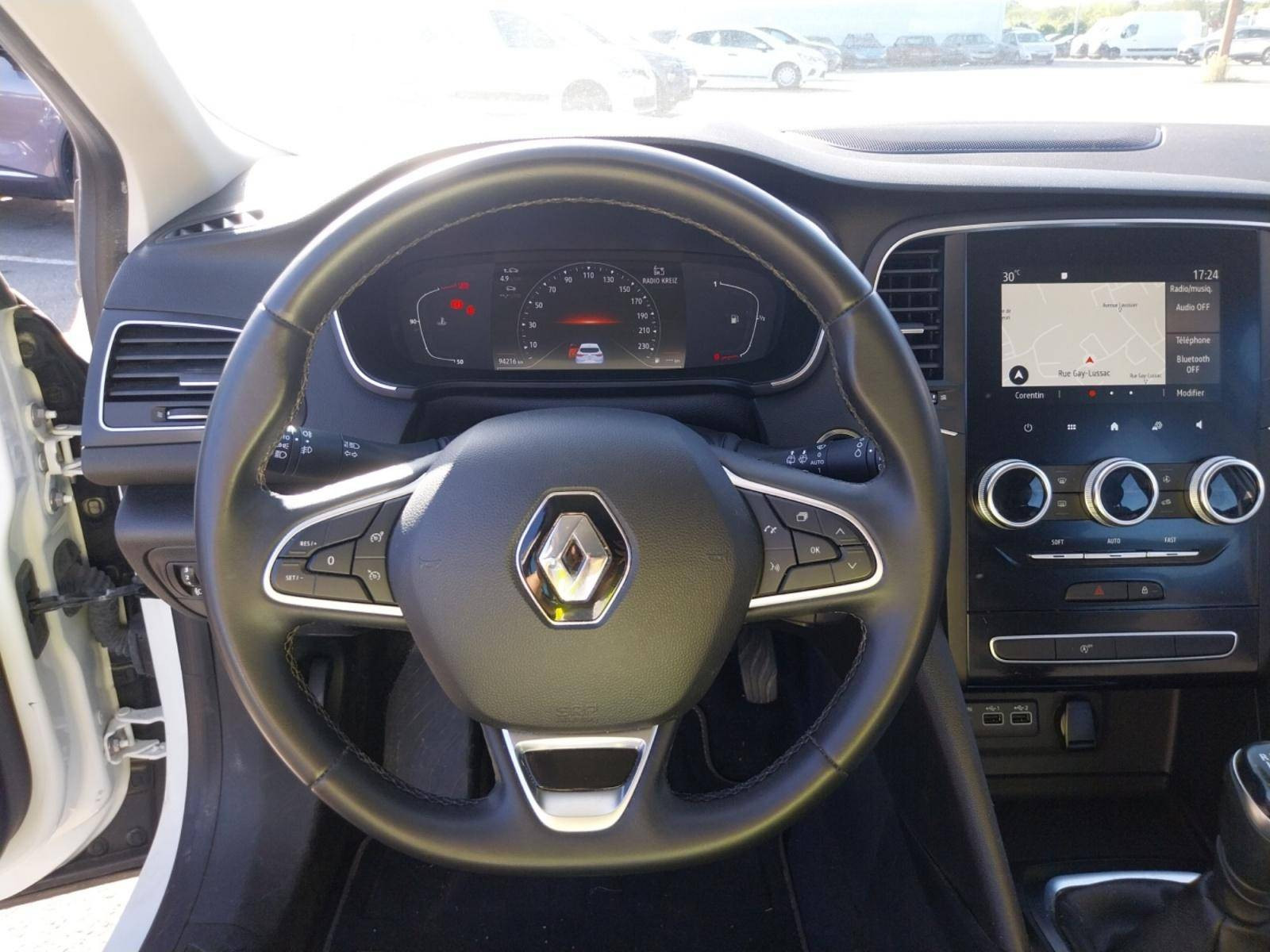 Vente en ligne Renault Megane 4  Blue dCi 115 au prix de 14 290 €