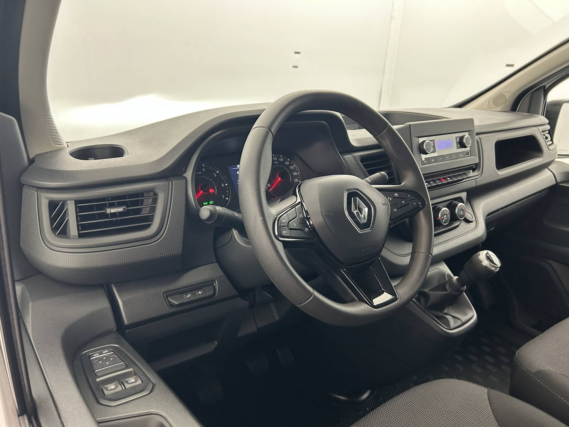 Vente en ligne Renault Trafic 3 Fourgon TRAFIC FGN L1H1 3000 KG BLUE DCI 130 au prix de 24 770 €