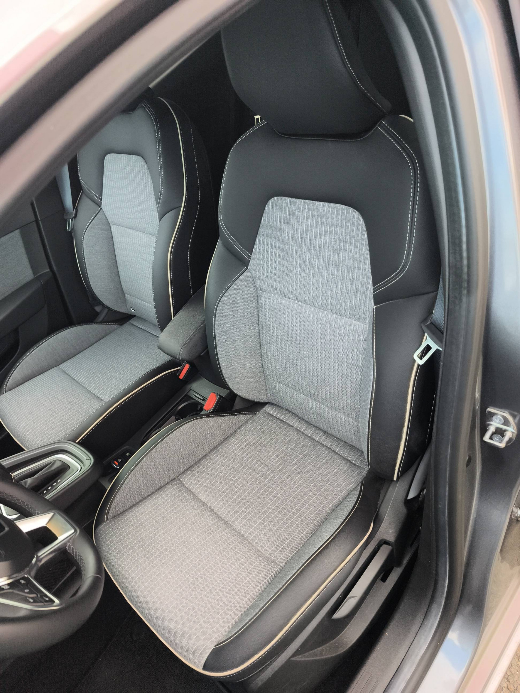 Vente en ligne Renault Clio 5 Clio E-Tech full hybrid 145 au prix de 18 990 €