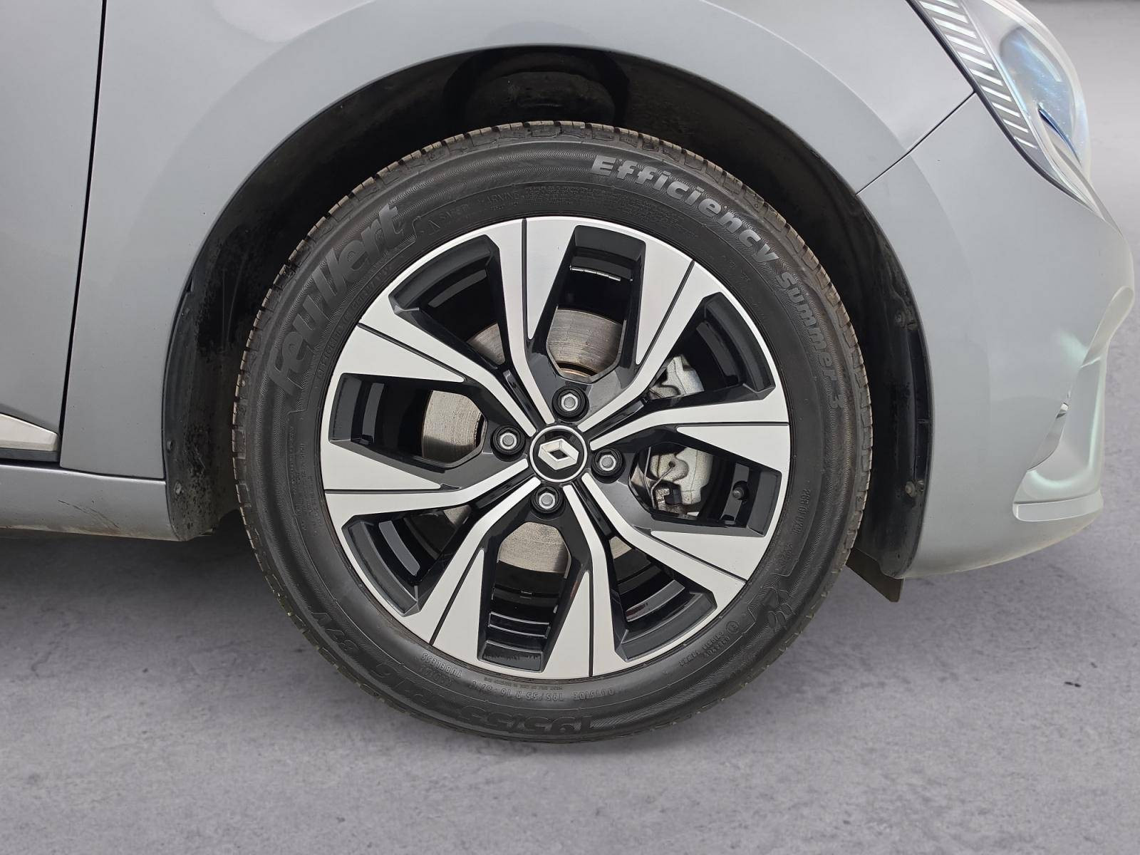 Vente en ligne Renault Clio 5 Clio E-Tech full hybrid 145 au prix de 16 140 €