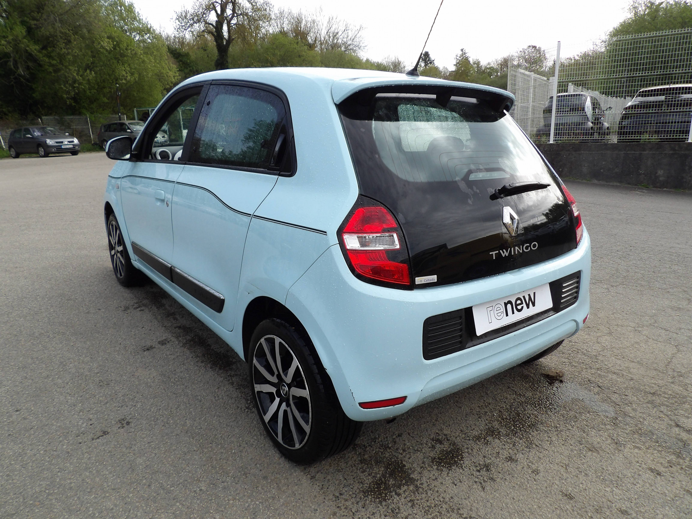 Vente en ligne Renault Twingo 3  1.0 SCe 70 eco2 au prix de 7 999 €