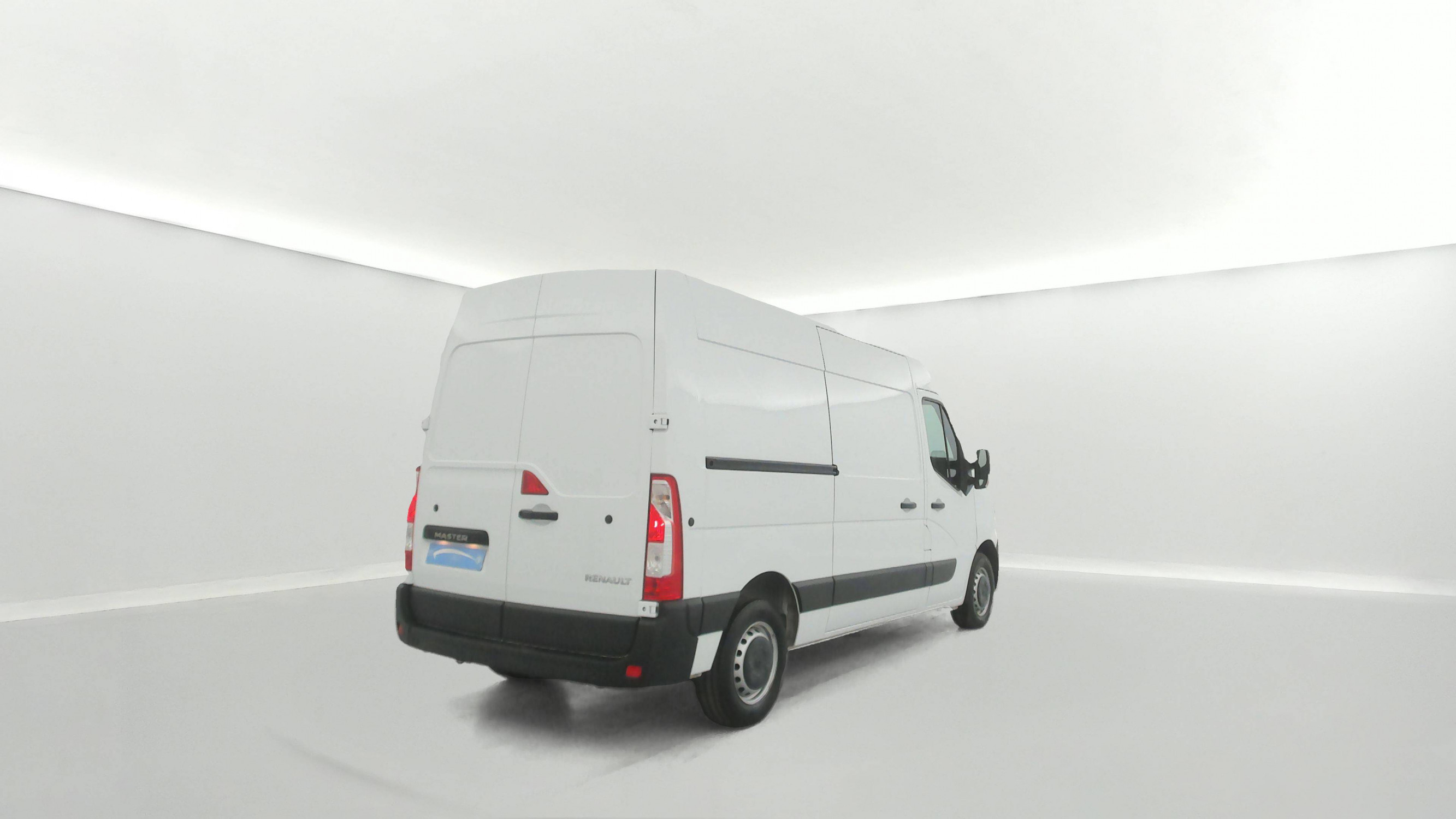 Vente en ligne Renault Master Fourgon MASTER FGN TRAC F3500 L2H2 BLUE DCI 135 au prix de 24 990 €
