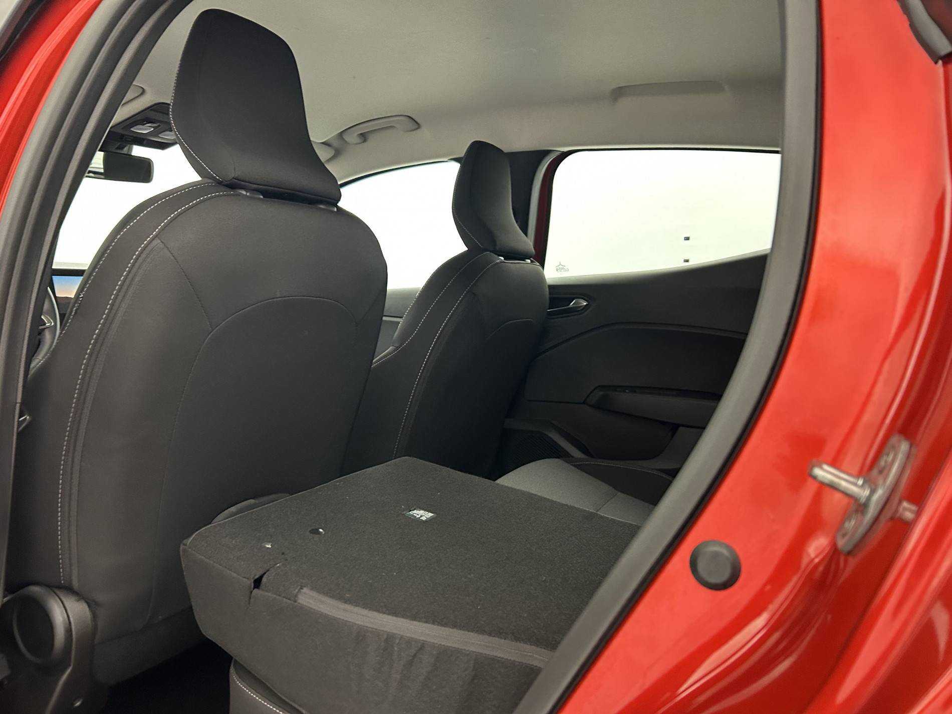 Vente en ligne Renault Clio 5 Clio E-Tech full hybrid 145 ch GSR2 au prix de 19 790 €