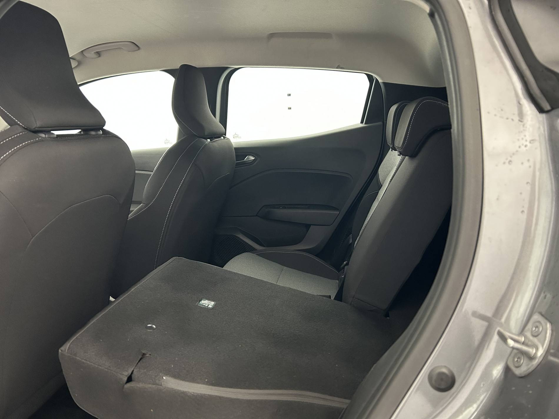 Vente en ligne Renault Clio 5 Clio E-Tech full hybrid 145 ch GSR2 au prix de 19 990 €