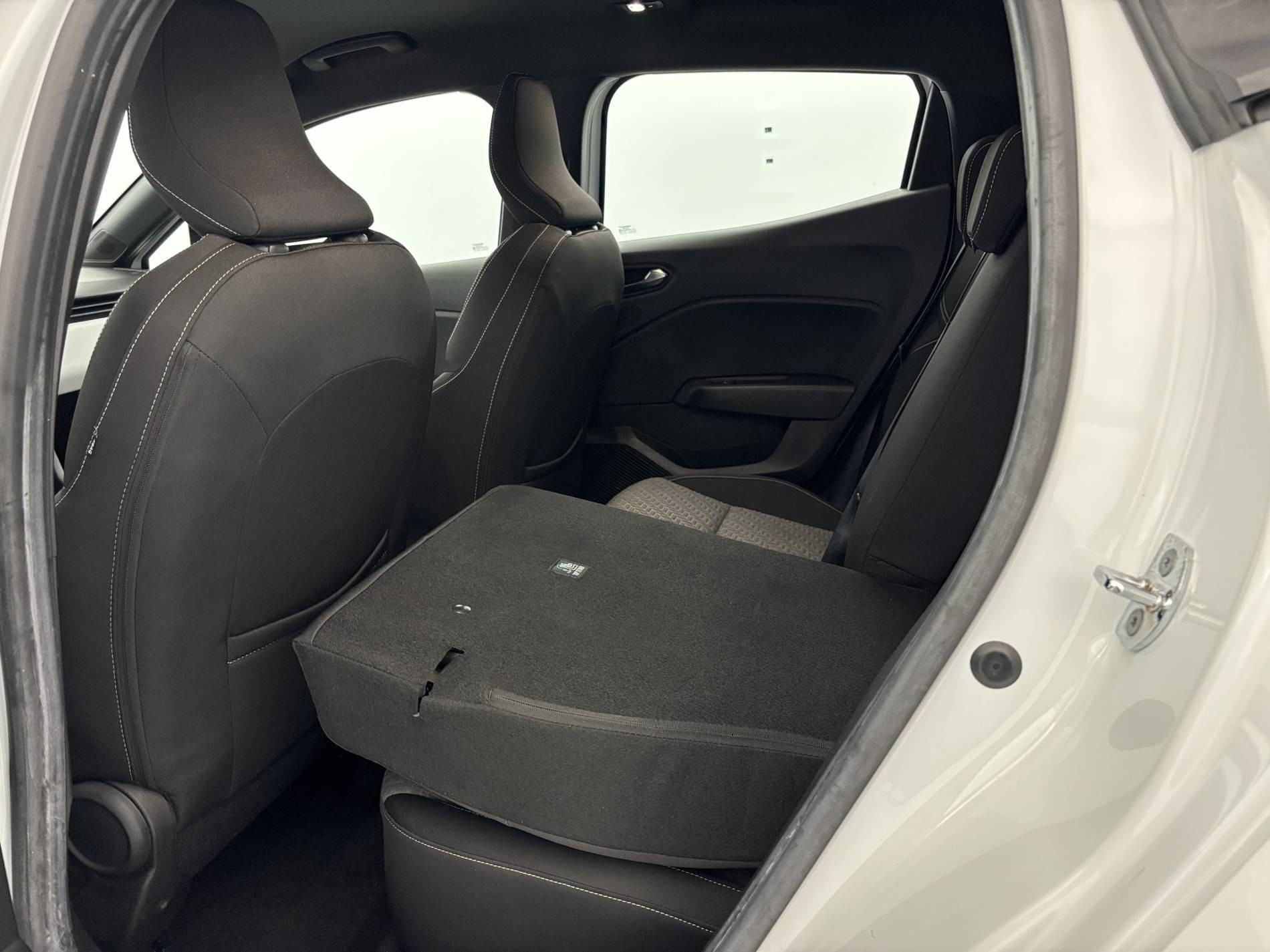 Vente en ligne Renault Clio 5 Clio TCe 90 - 21N au prix de 14 290 €