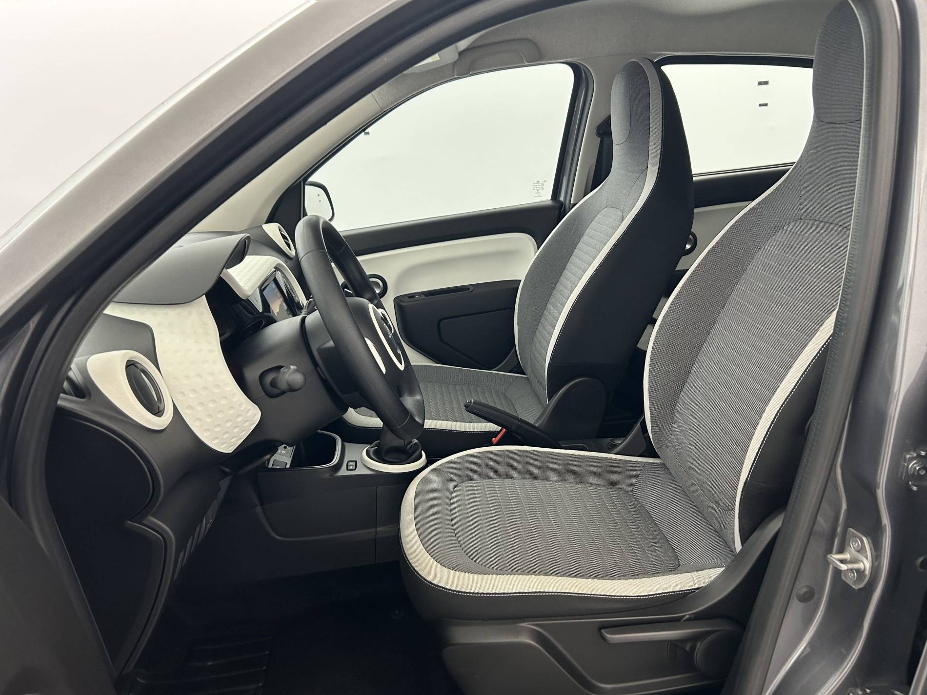 Vente en ligne Renault Twingo 3  SCe 65 - 21 au prix de 10 690 €