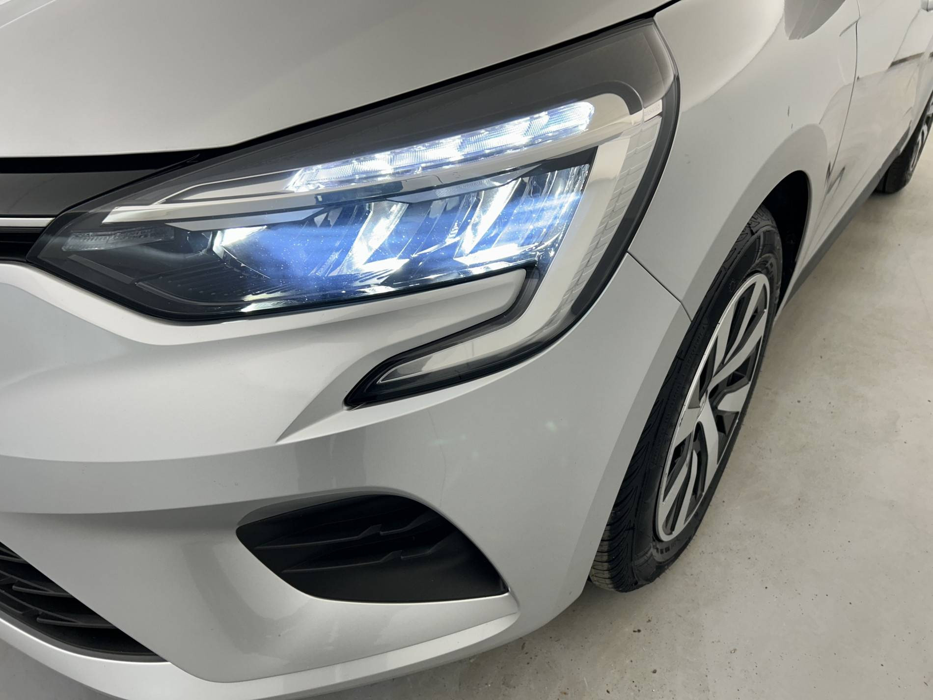 Vente en ligne Renault Clio 5 Clio TCe 90 au prix de 14 490 €