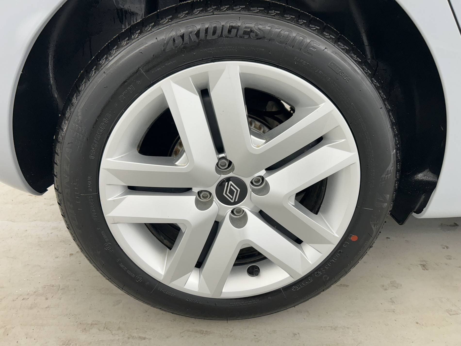 Vente en ligne Renault Clio 5 Clio TCe 90 au prix de 15 990 €