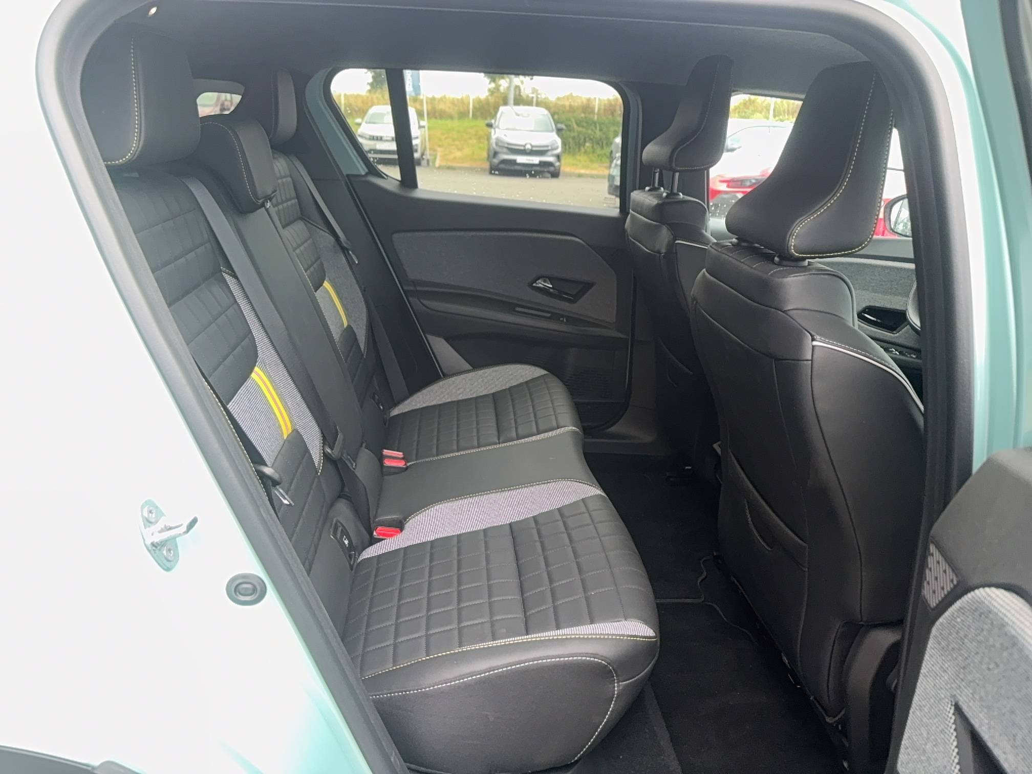 Vente en ligne Renault R4 E-Tech  150 ch autonomie confort au prix de 36 490 €