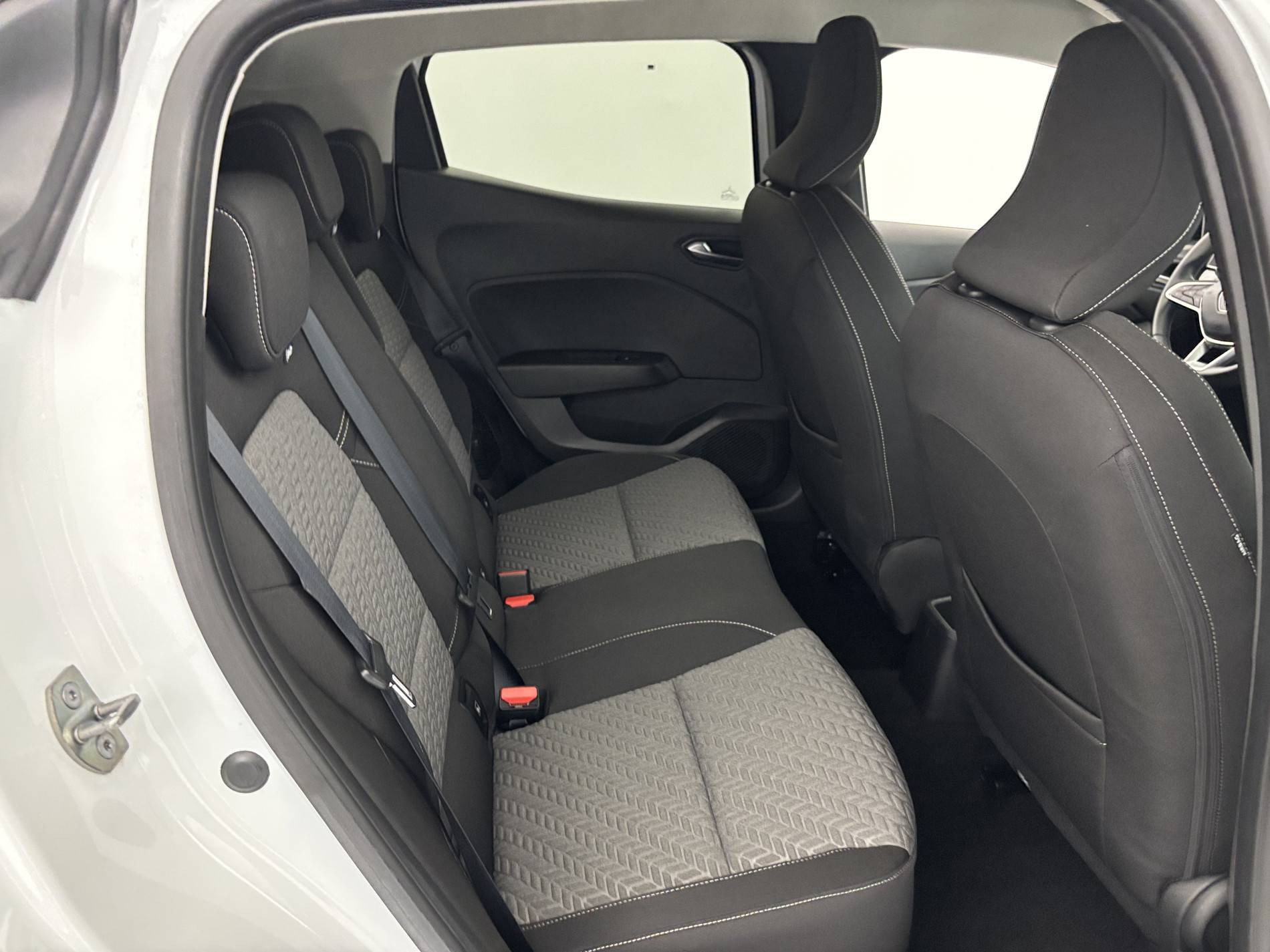 Vente en ligne Renault Clio 5 Clio E-Tech full hybrid 145 au prix de 15 490 €