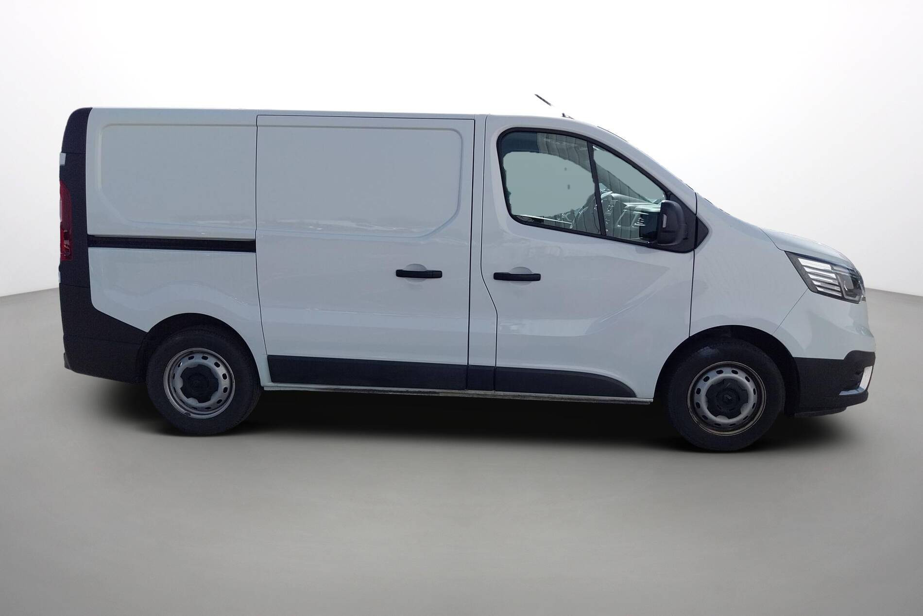 Vente en ligne Renault Trafic 3 Fourgon TRAFIC FGN L1H1 2800 KG BLUE DCI 110 au prix de 18 990 €