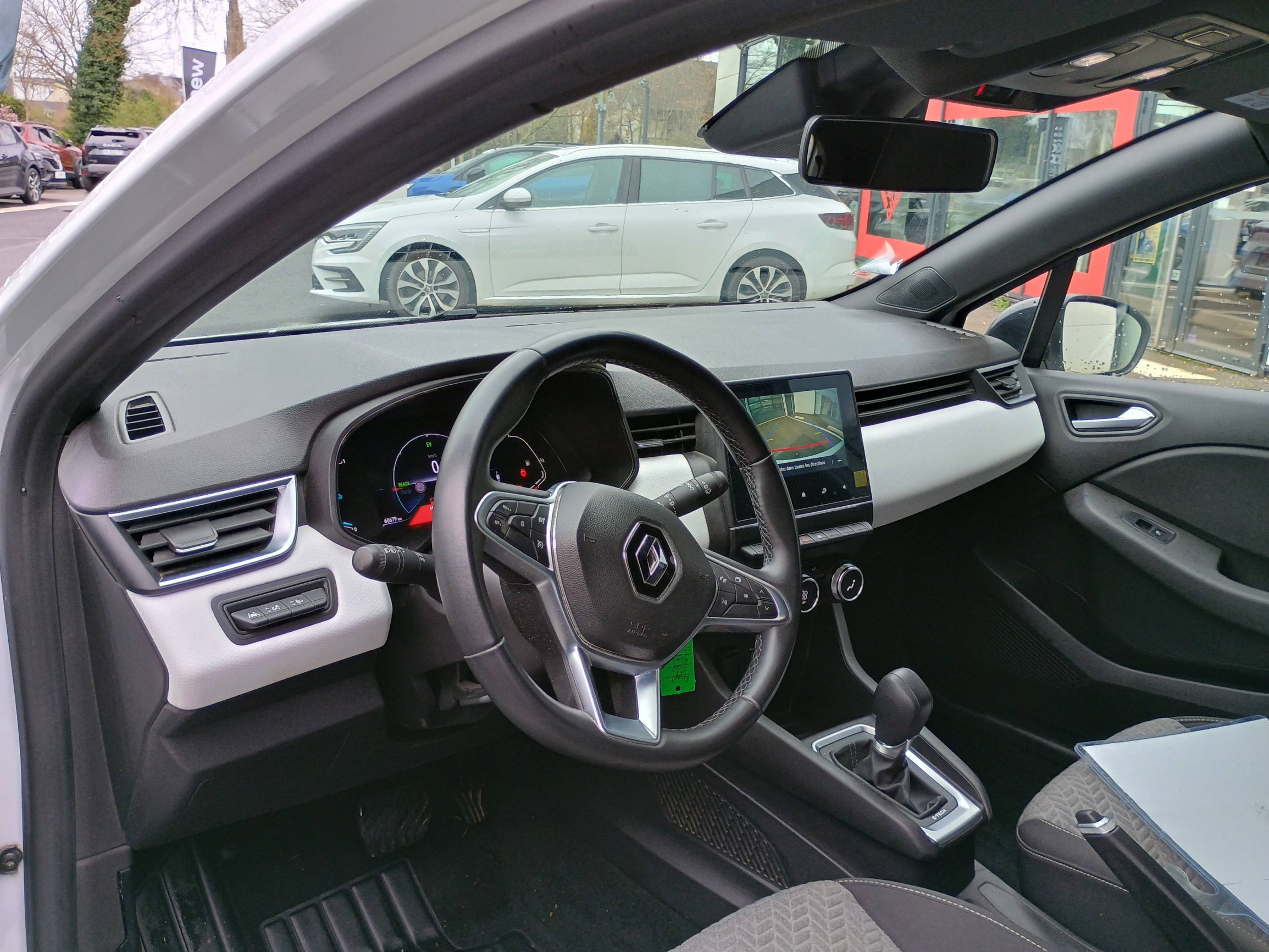 Vente en ligne Renault Clio 5 Clio E-Tech 140 - 21N au prix de 15 490 €