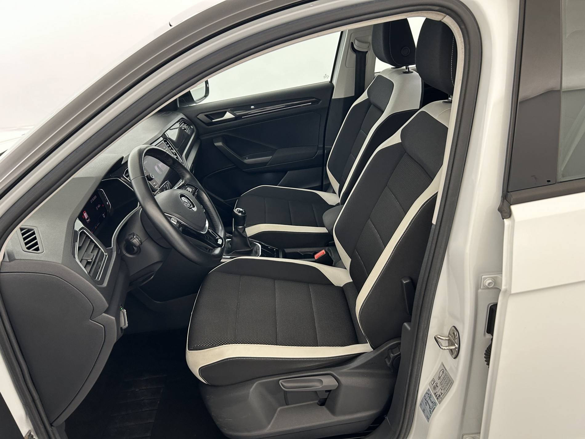 Vente en ligne Volkswagen T-Roc  1.5 TSI 150 EVO Start/Stop BVM6 au prix de 18 990 €