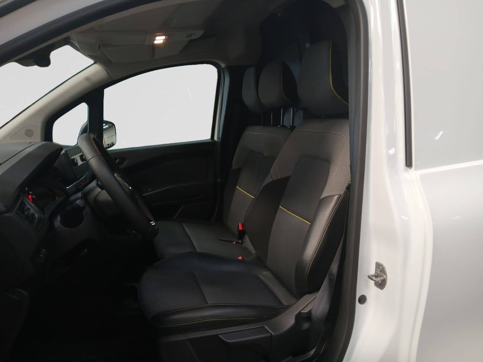 Vente en ligne Renault Kangoo Van  BLUE DCI 95 au prix de 14 490 €