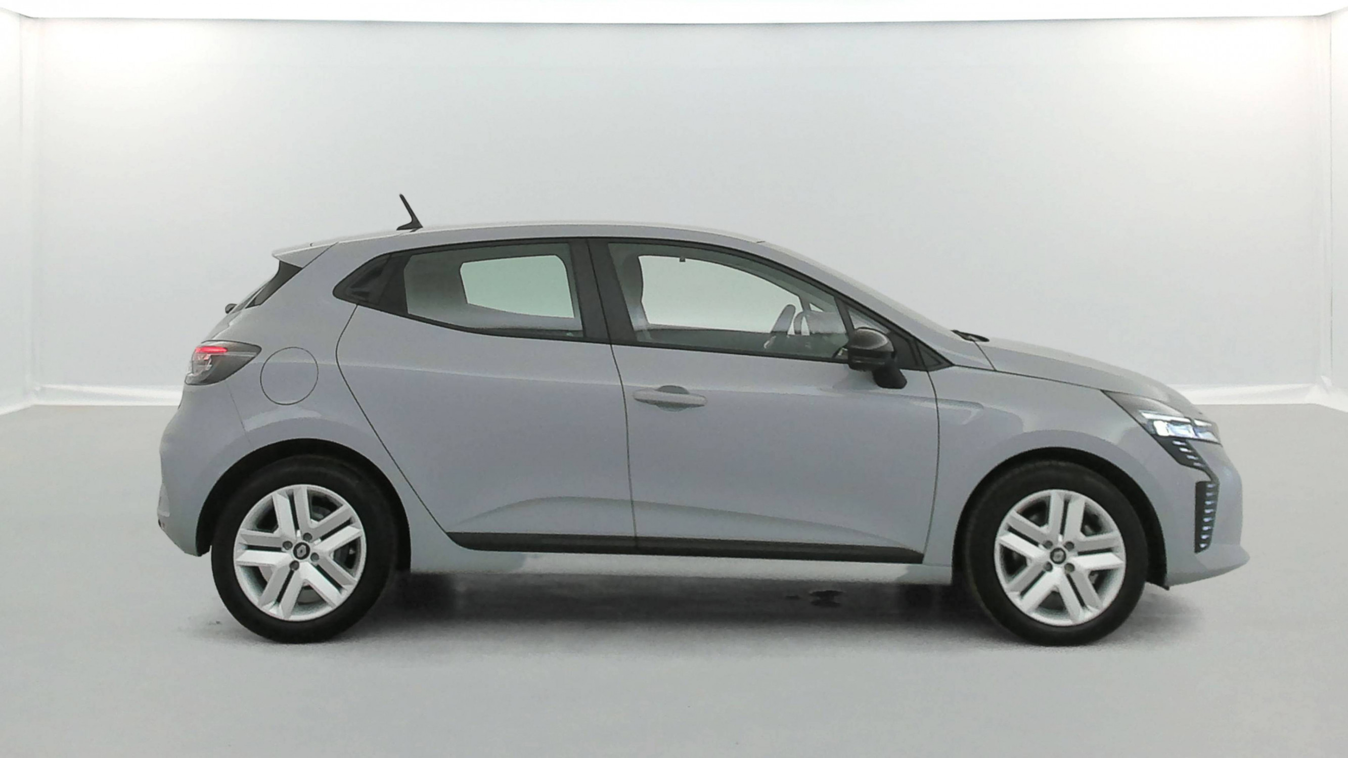 Vente en ligne Renault Clio 5 Clio Blue dCi 100 ch GSR2 au prix de 19 690 €