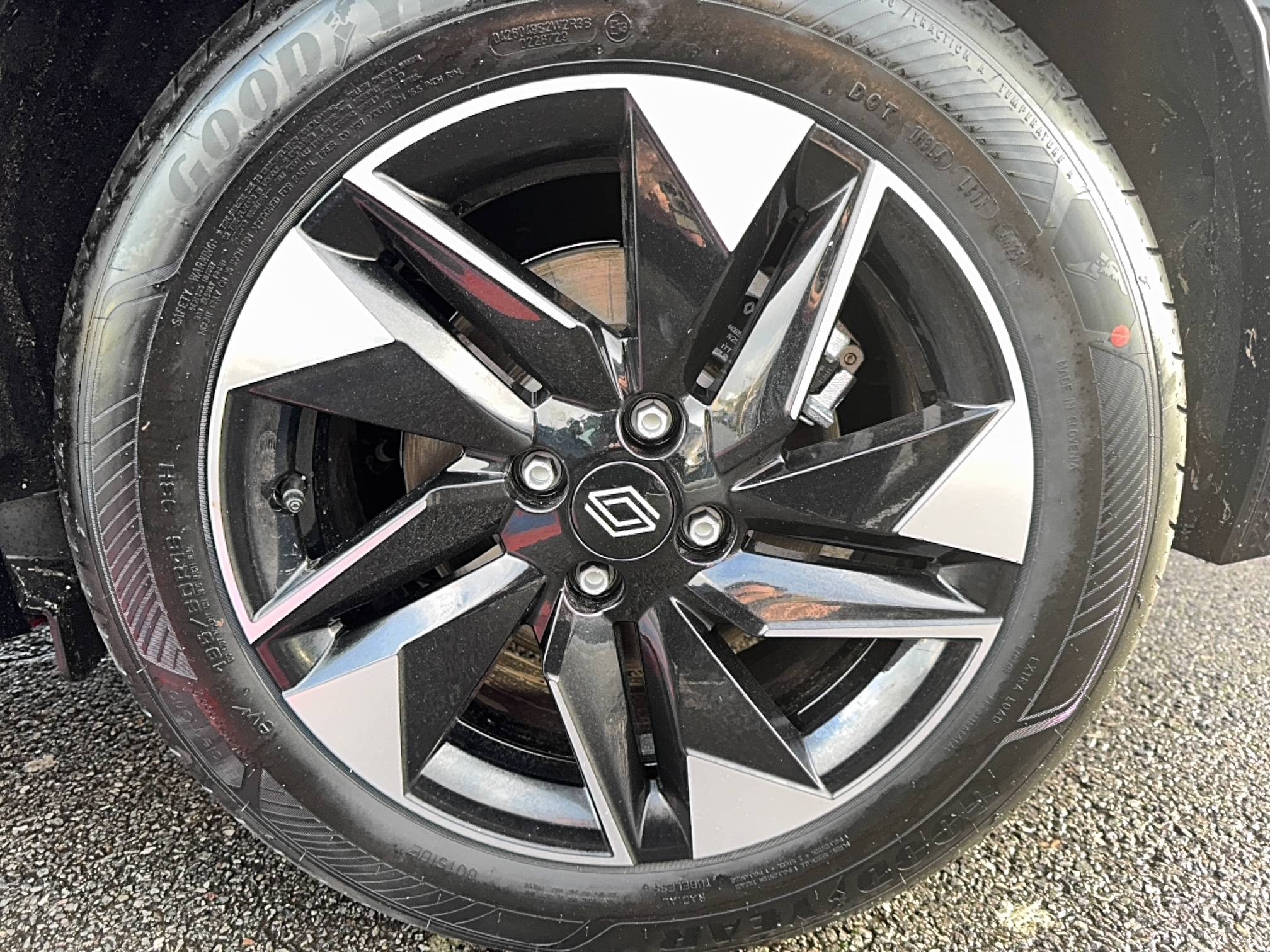 Vente en ligne Renault Clio 6 Clio E-Tech full hybrid 160 ch au prix de 27 230 €