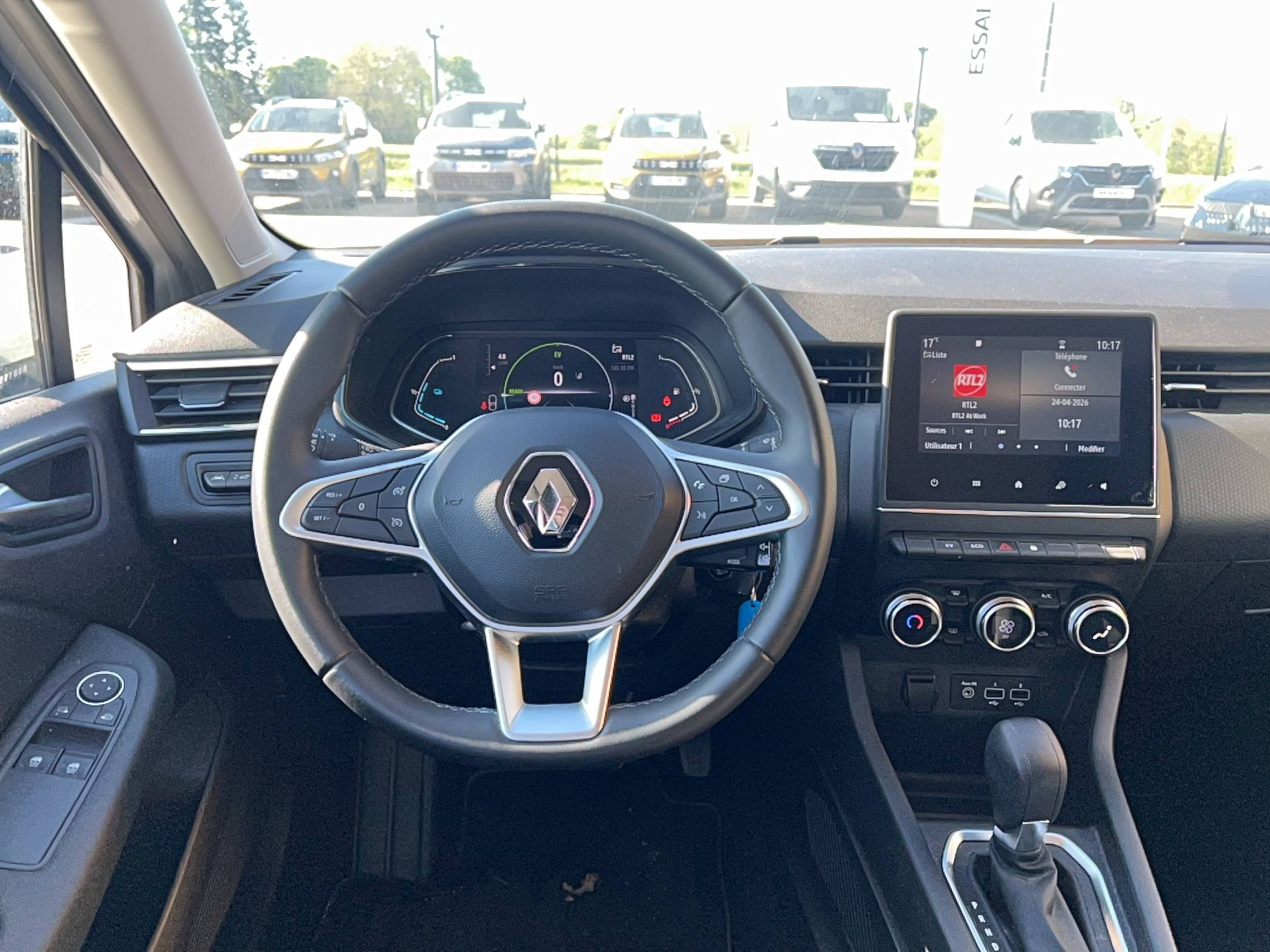 Vente en ligne Renault Clio 5 Clio E-Tech 140 - 21N au prix de 17 491 €