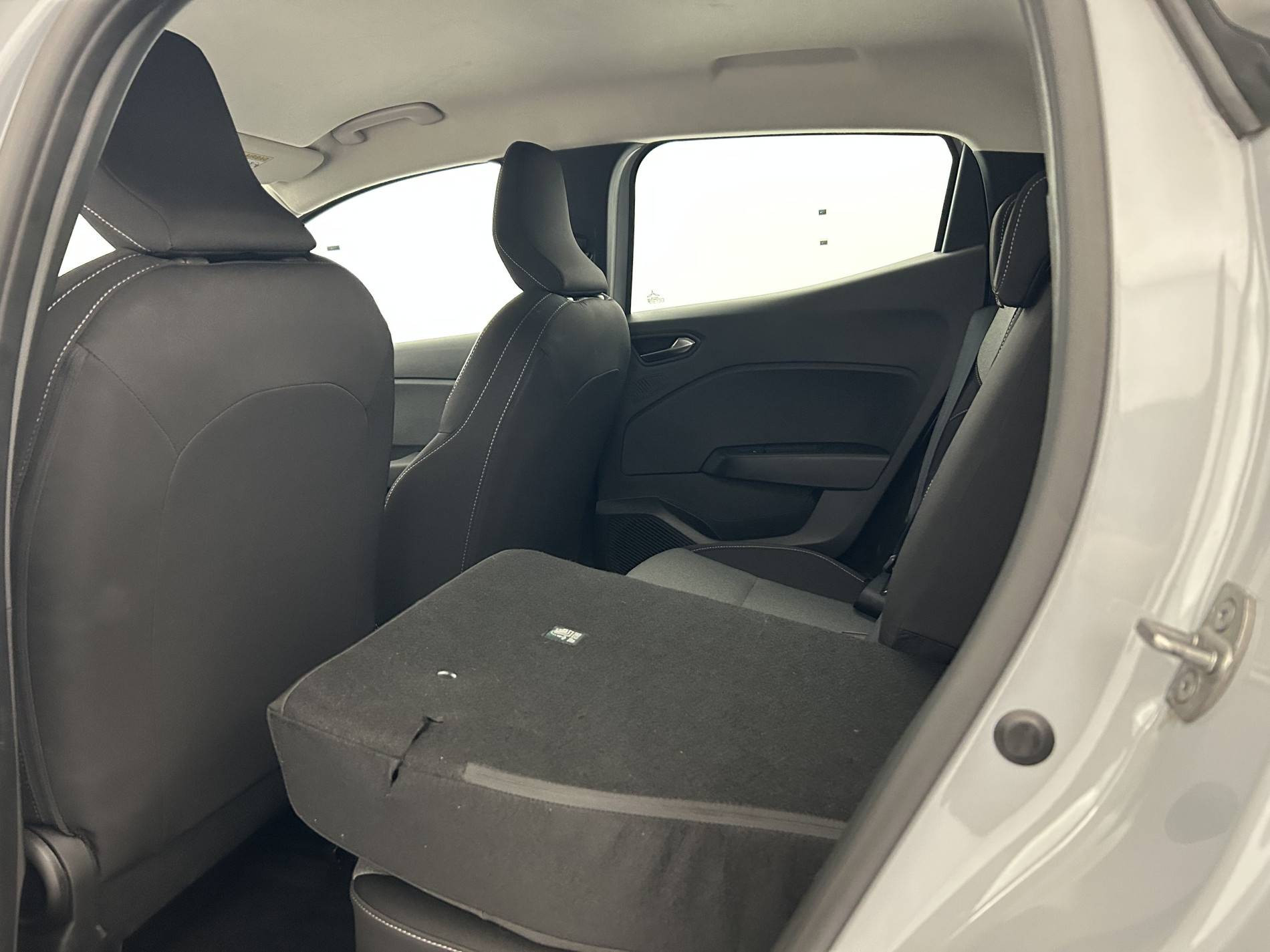 Vente en ligne Renault Clio 5 Clio Eco-G 100 ch GSR2 au prix de 15 590 €