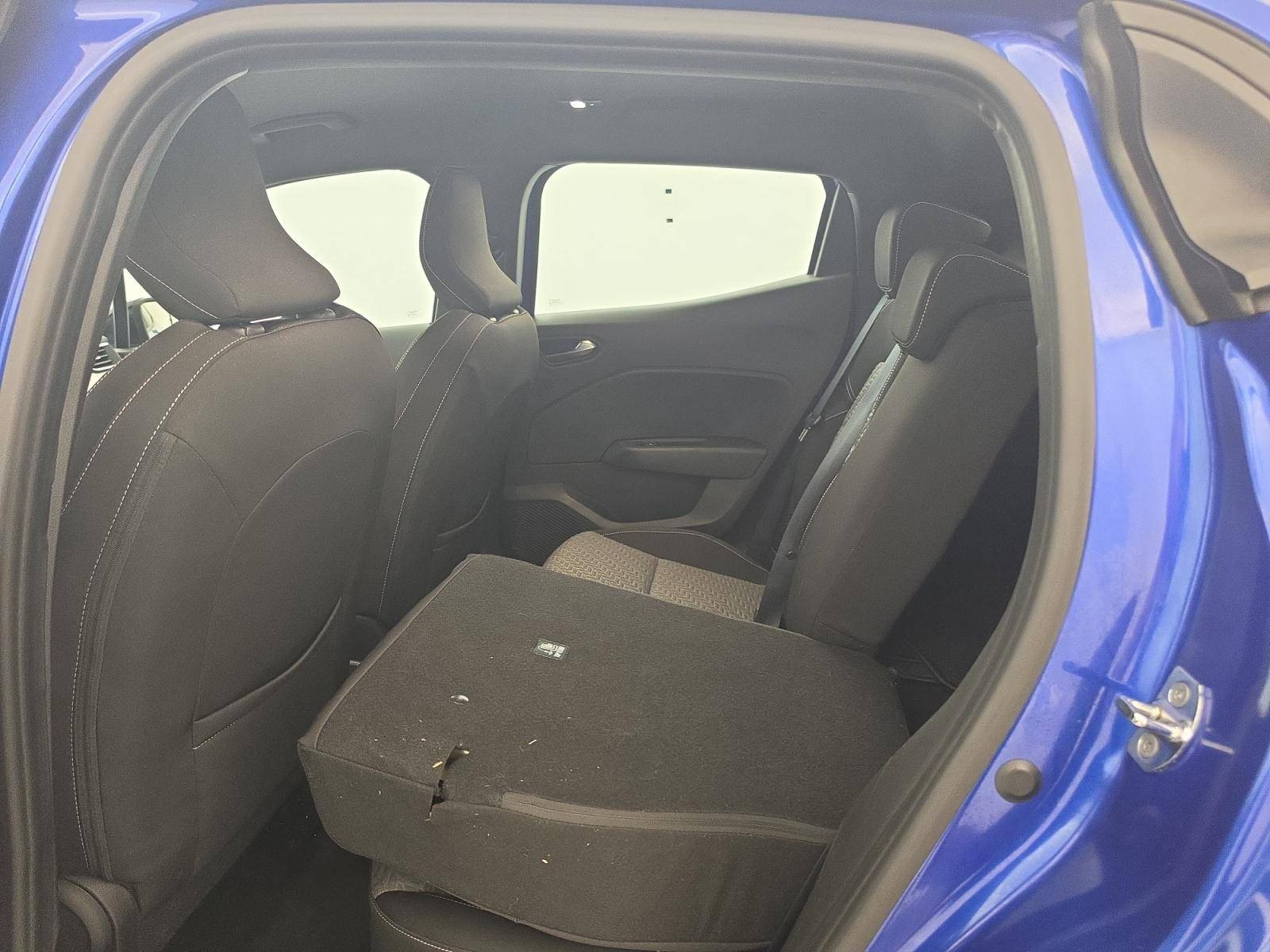 Vente en ligne Renault Clio 5 Clio E-Tech 140 - 21N au prix de 15 490 €