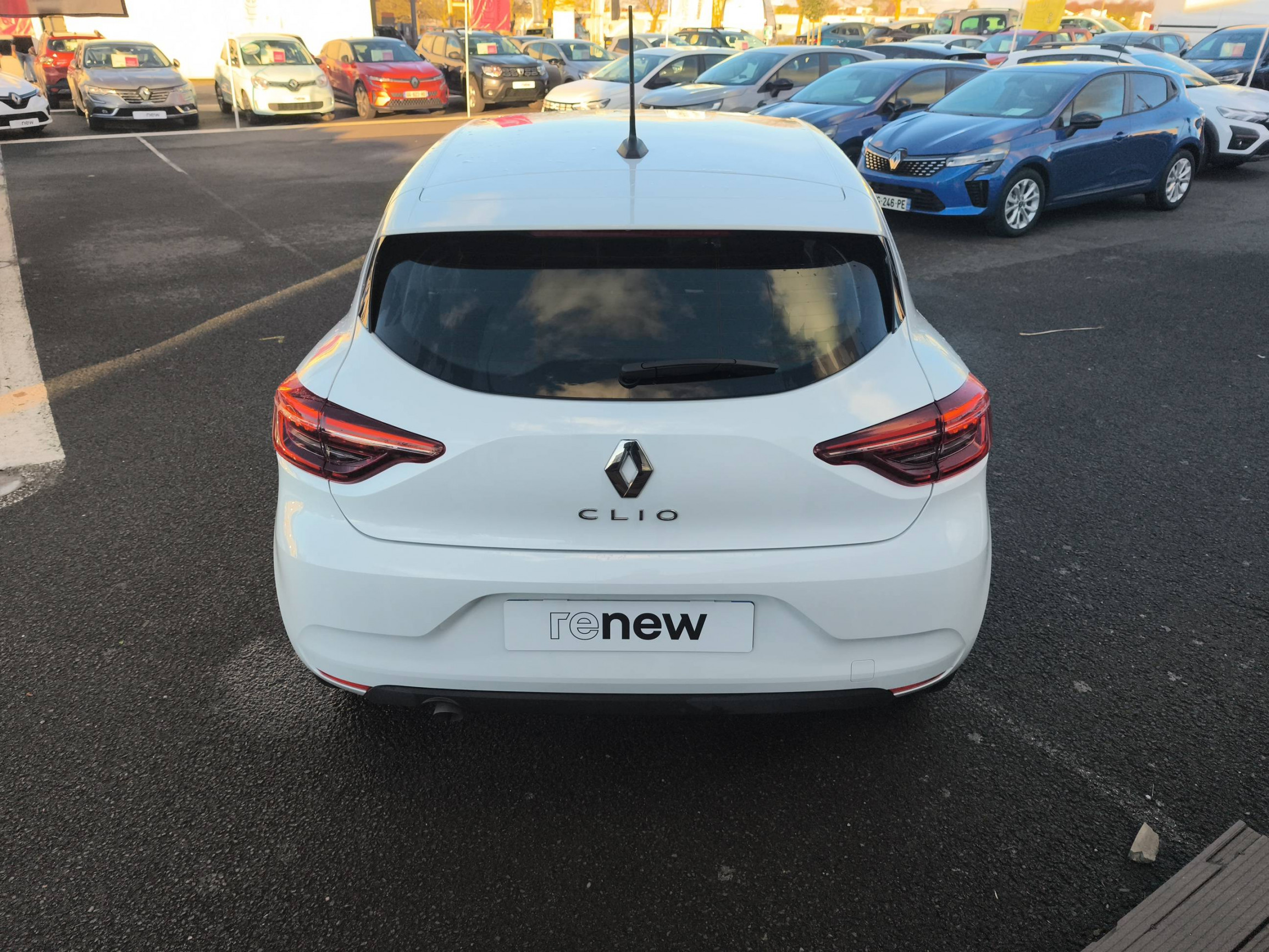 Vente en ligne Renault Clio 5 Clio SCe 65 au prix de 13 290 €