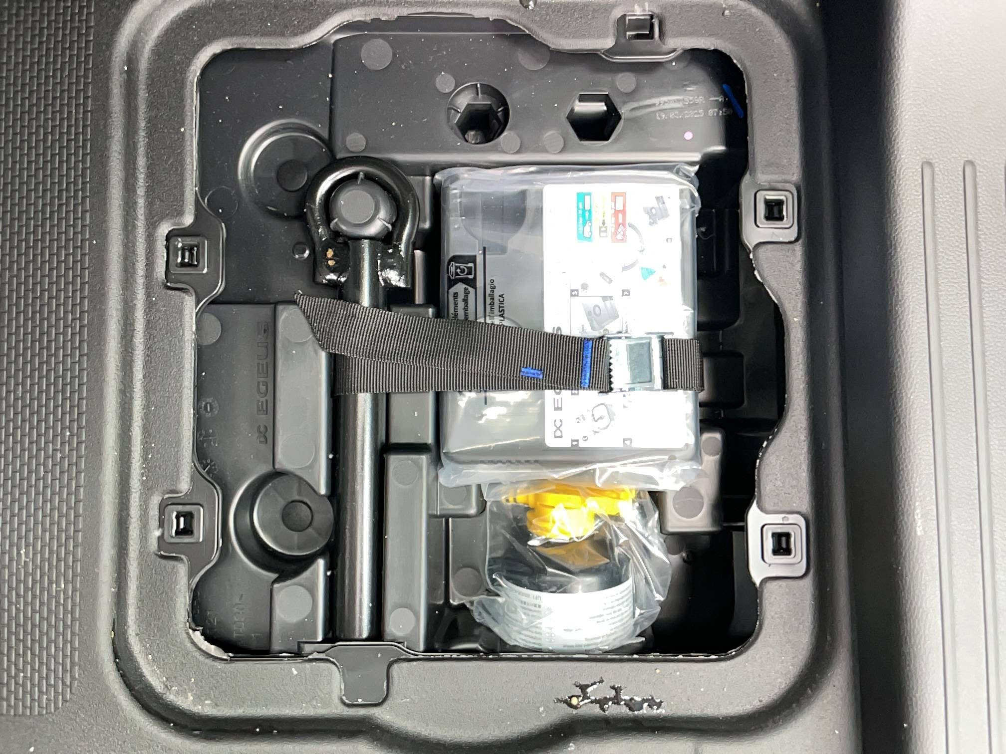 Vente en ligne Renault Kangoo Van E-Tech  FG TOLE L1 AC11 GSR2 au prix de 33 990 €