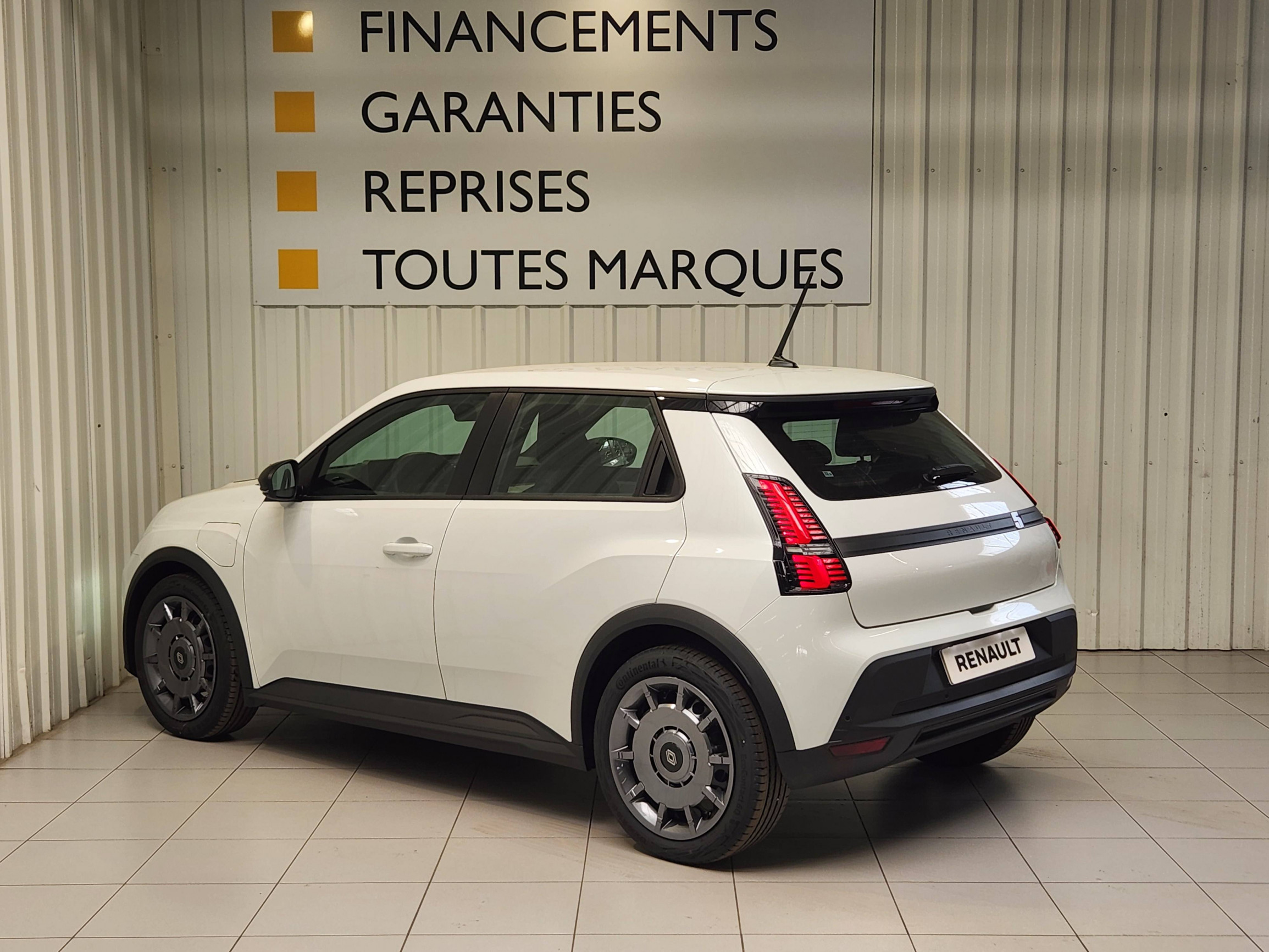 Vente en ligne Renault R5 E-Tech  120 ch autonomie urbaine au prix de 27 690 €