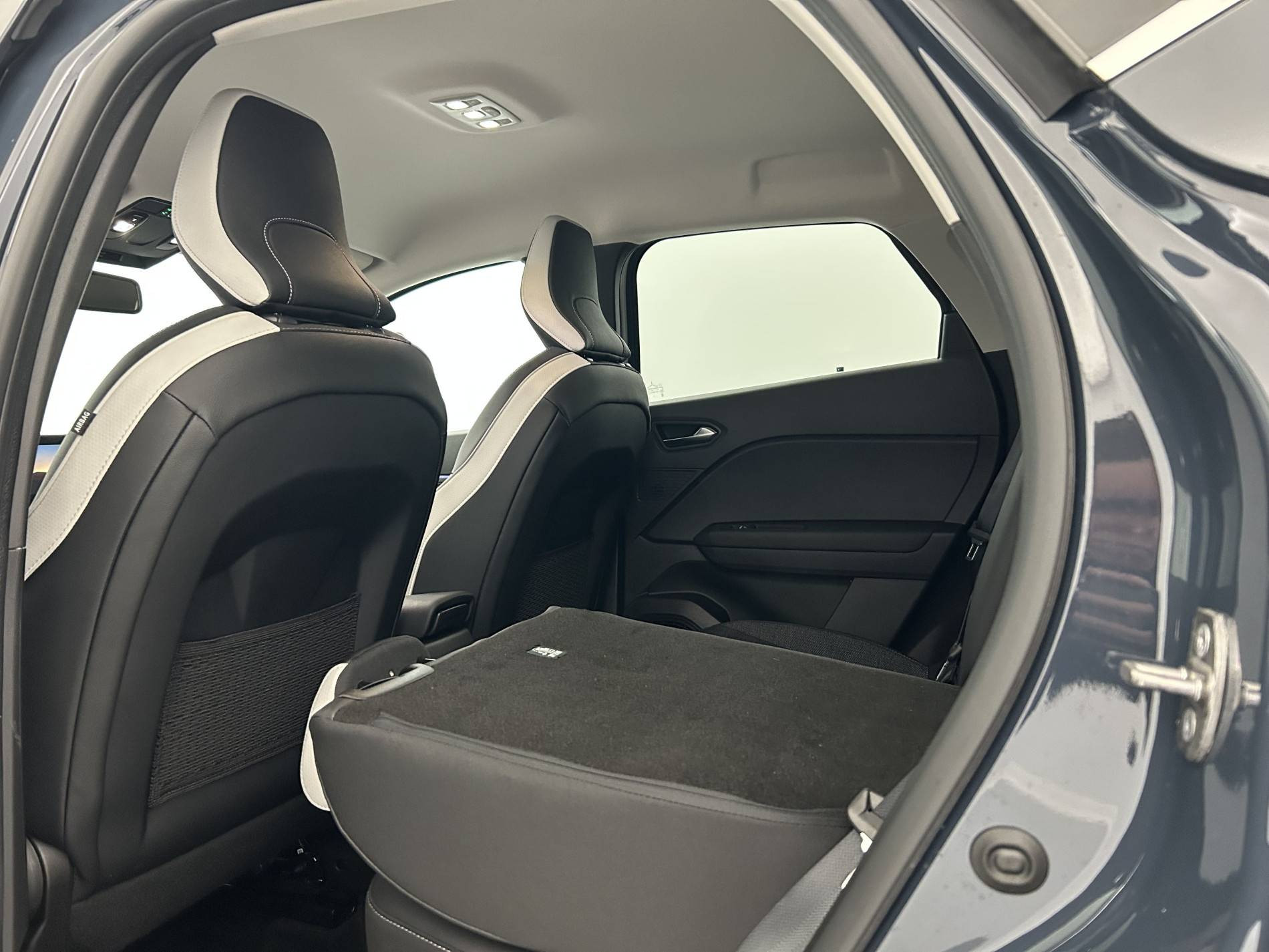 Vente en ligne Renault Captur  mild hybrid 160 EDC au prix de 20 490 €
