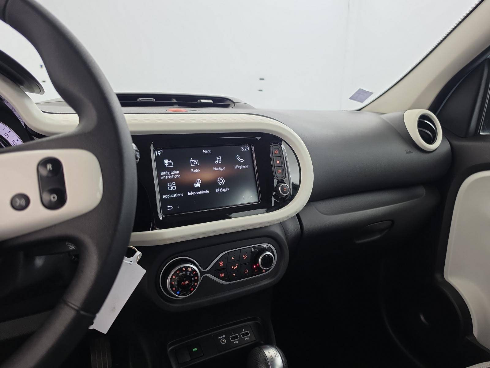 Vente en ligne Renault Twingo Electrique Twingo III E-Tech au prix de 13 490 €