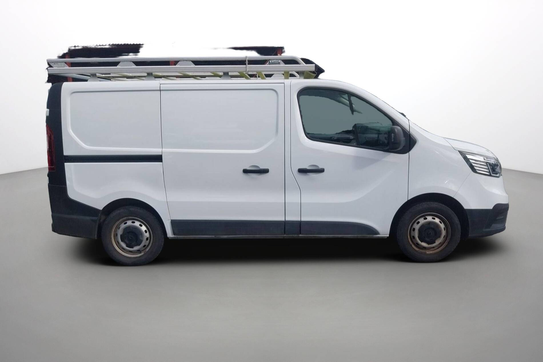 Vente en ligne Renault Trafic 3 Fourgon TRAFIC FGN L1H1 2800 KG BLUE DCI 110 au prix de 21 590 €