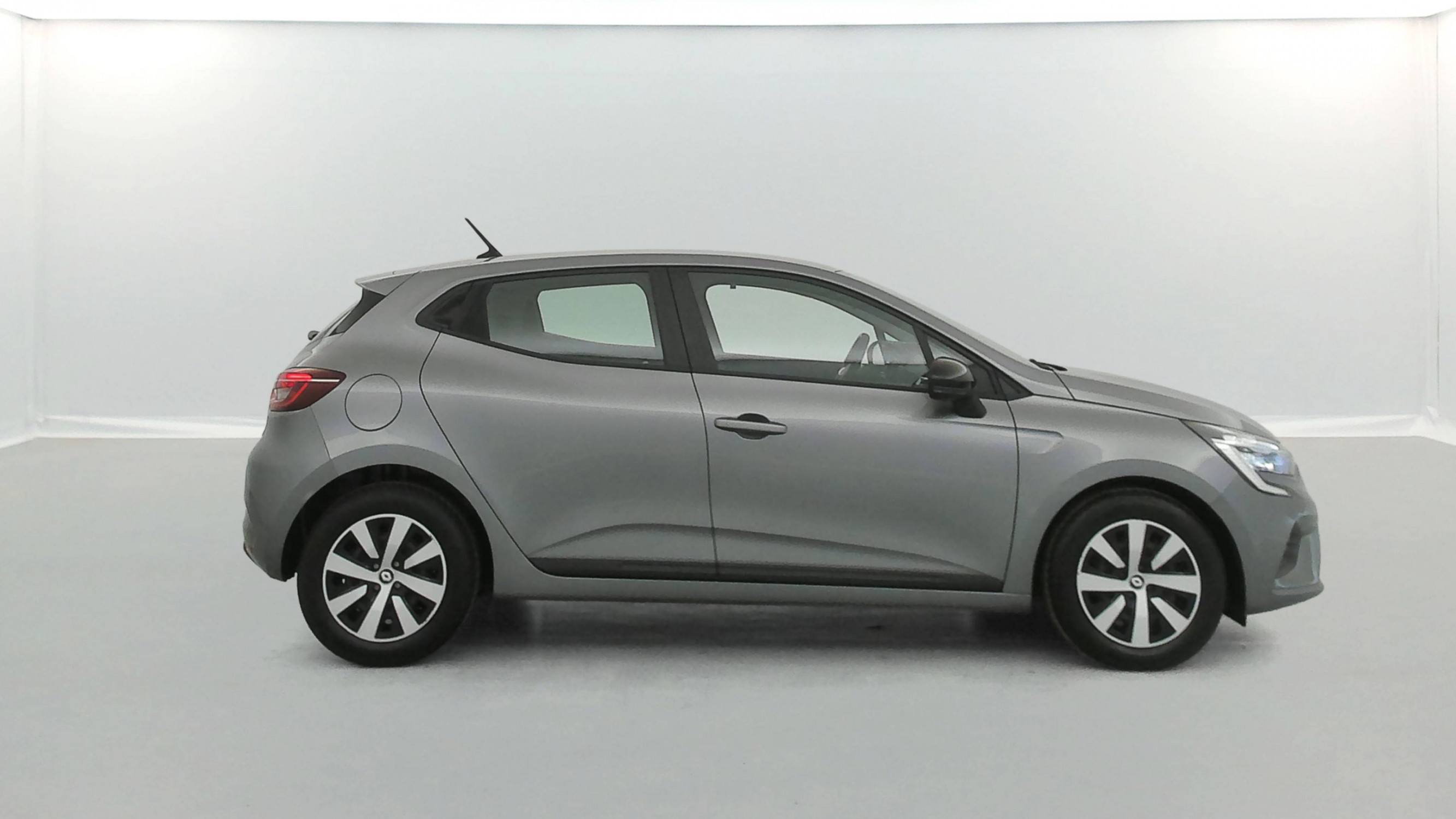 Vente en ligne Renault Clio 5 Clio TCe 90 au prix de 13 790 €