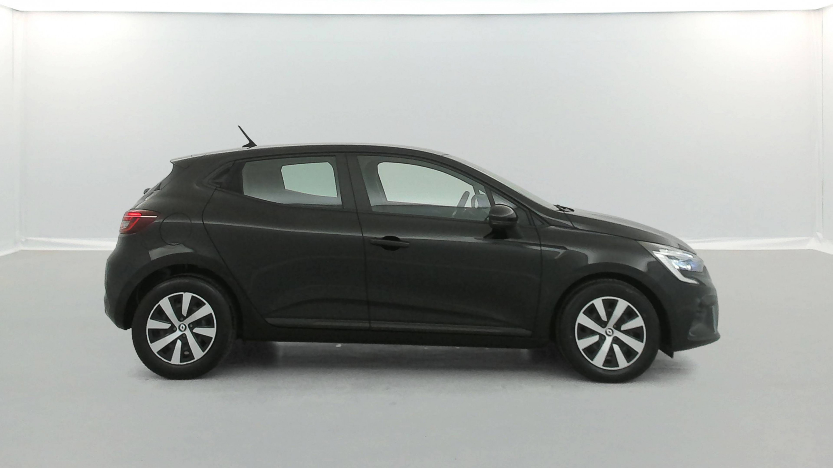 Vente en ligne Renault Clio 5 Clio TCe 90 au prix de 14 150 €