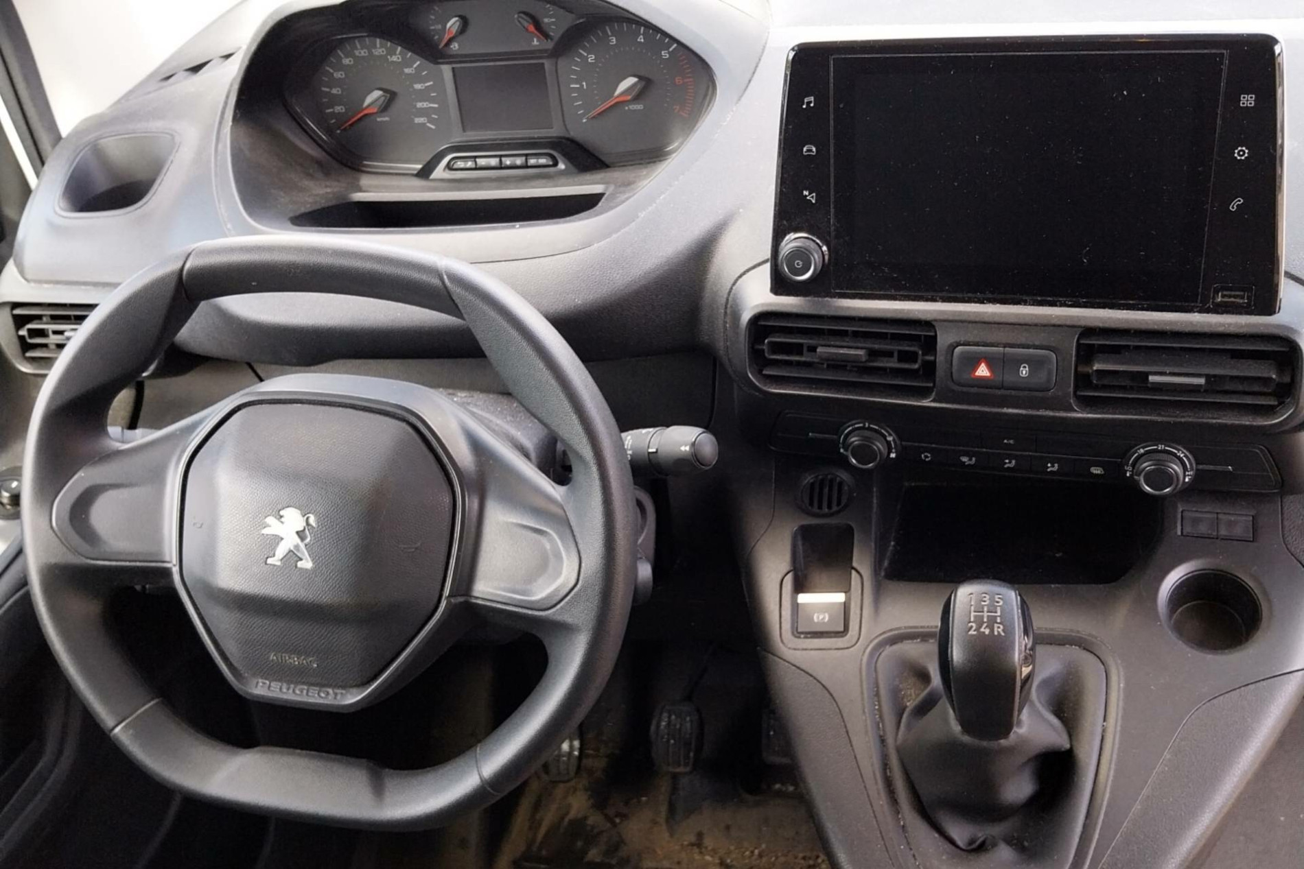Vente en ligne Peugeot Partner Fourgon  STANDARD 650 KG BLUEHDI 100 S&S BVM5 au prix de 11 990 €