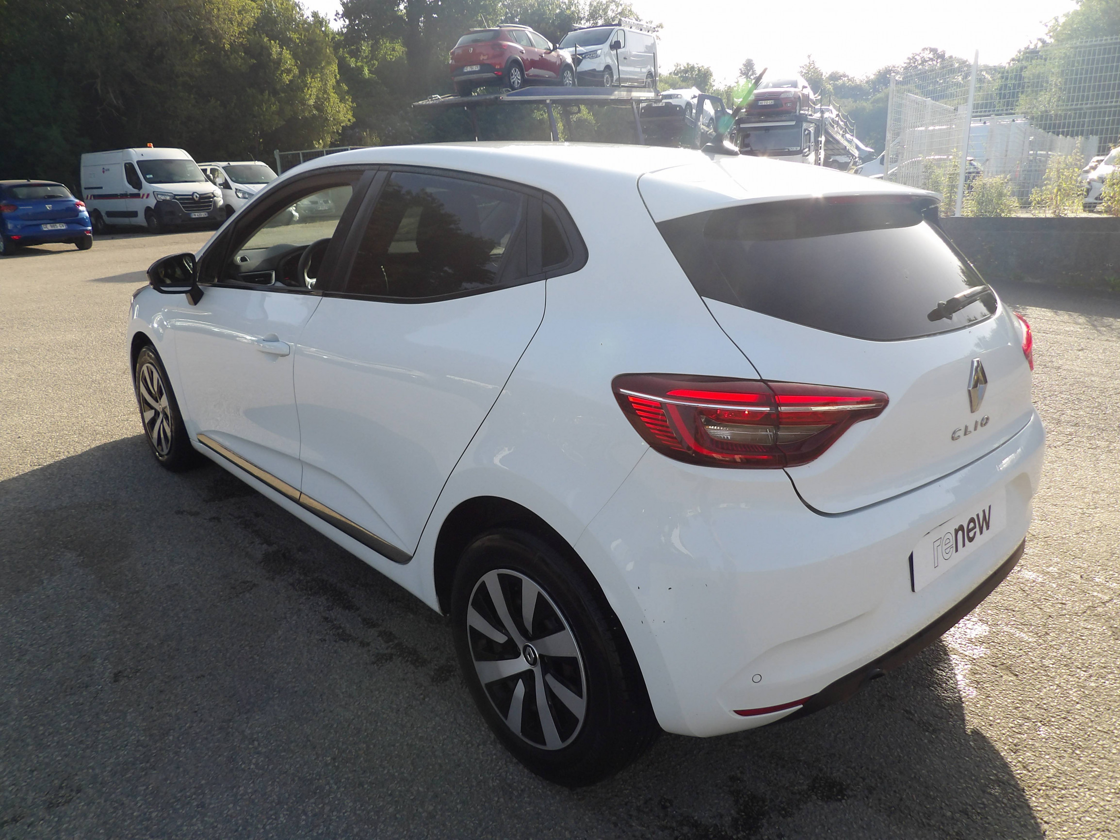 Vente en ligne Renault Clio 5 Clio TCe 90 au prix de 13 799 €