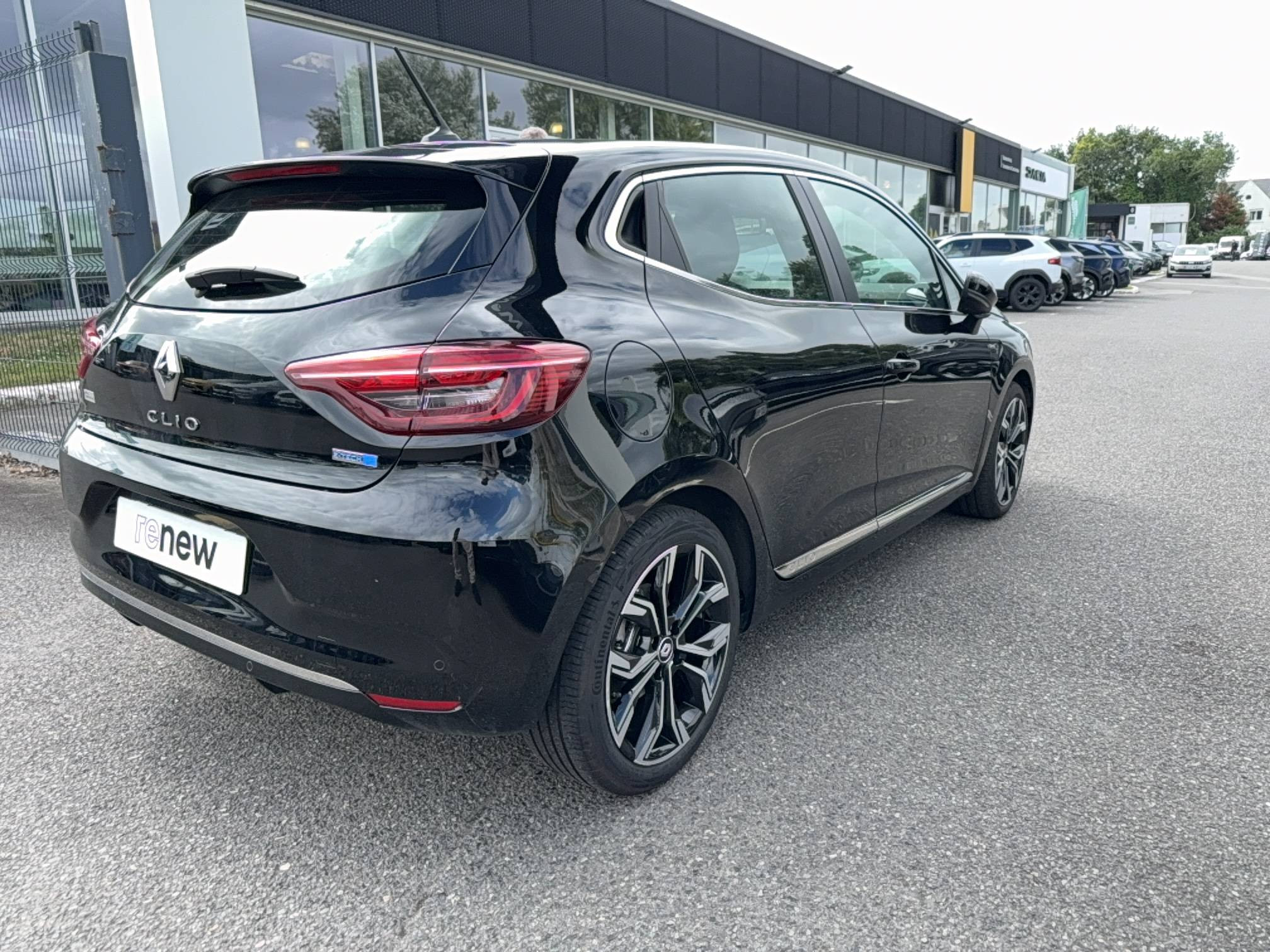 Vente en ligne Renault Clio 5 Clio E-Tech 140 - 21N au prix de 18 900 €