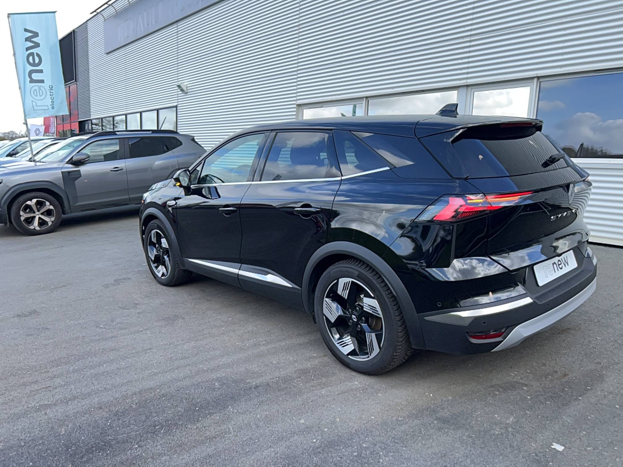 Vente en ligne Renault Symbioz  E-Tech full hybrid 145 au prix de 28 790 €