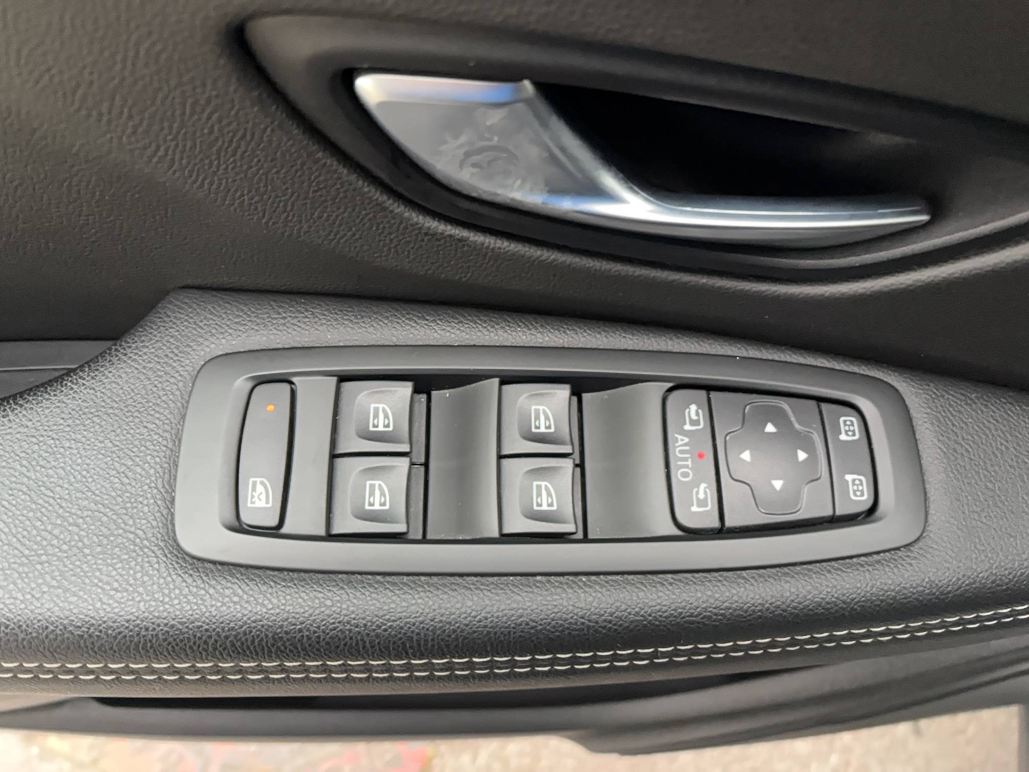 Vente en ligne Renault Grand Scenic 4 Grand Scenic TCe 140 FAP EDC - 21 au prix de 16 690 €