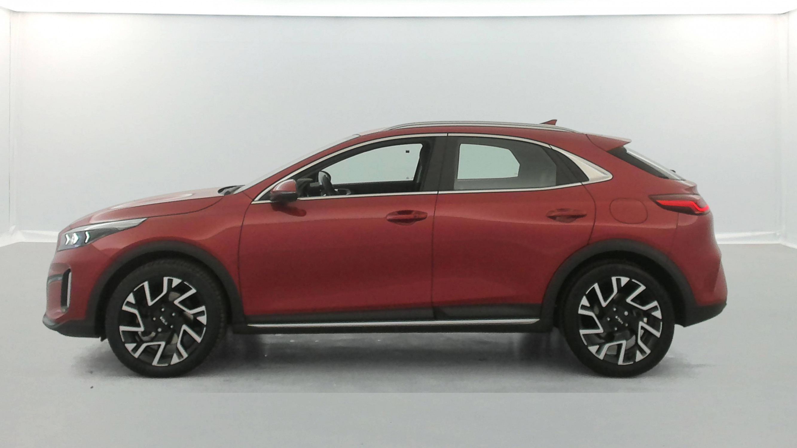 Vente en ligne Kia XCeed  1.6 CRDi 136 ch ISG MHEV DCT7 au prix de 22 480 €