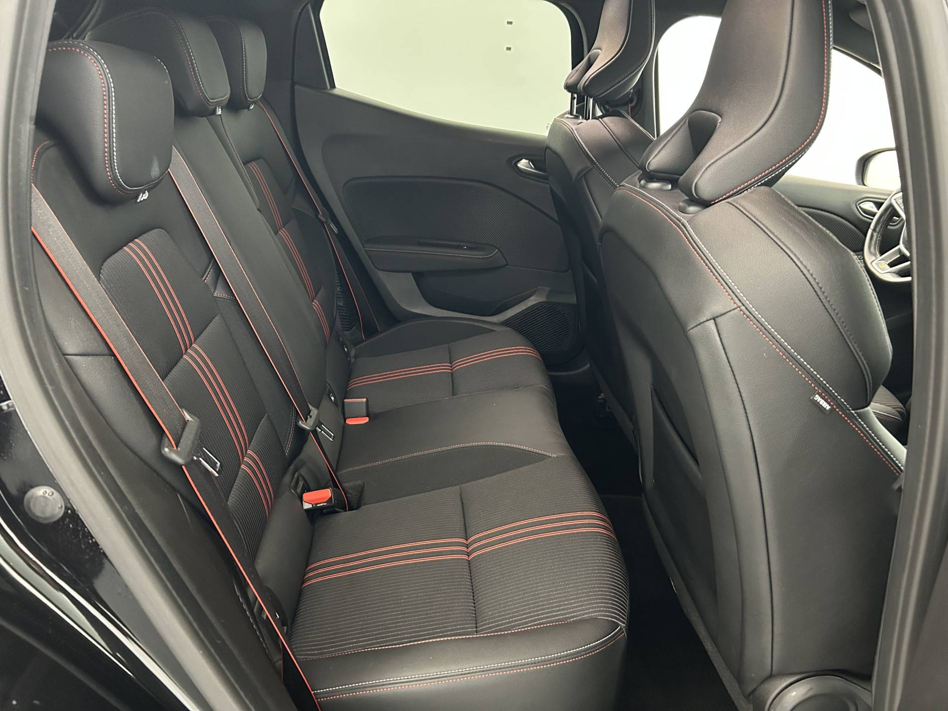Vente en ligne Renault Clio 5 Clio E-Tech hybride 145 au prix de 17 990 €