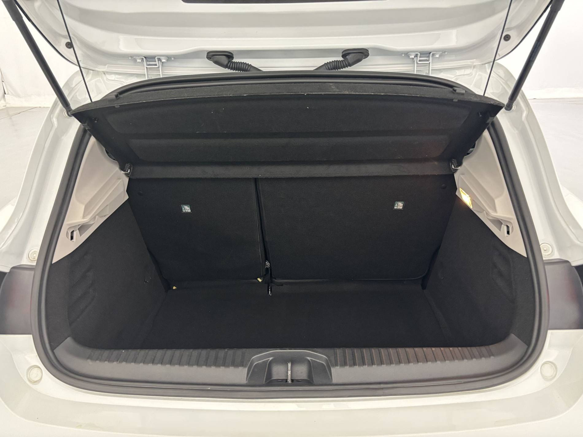 Vente en ligne Renault Clio 5 Clio TCe 90 - 21 au prix de 13 990 €