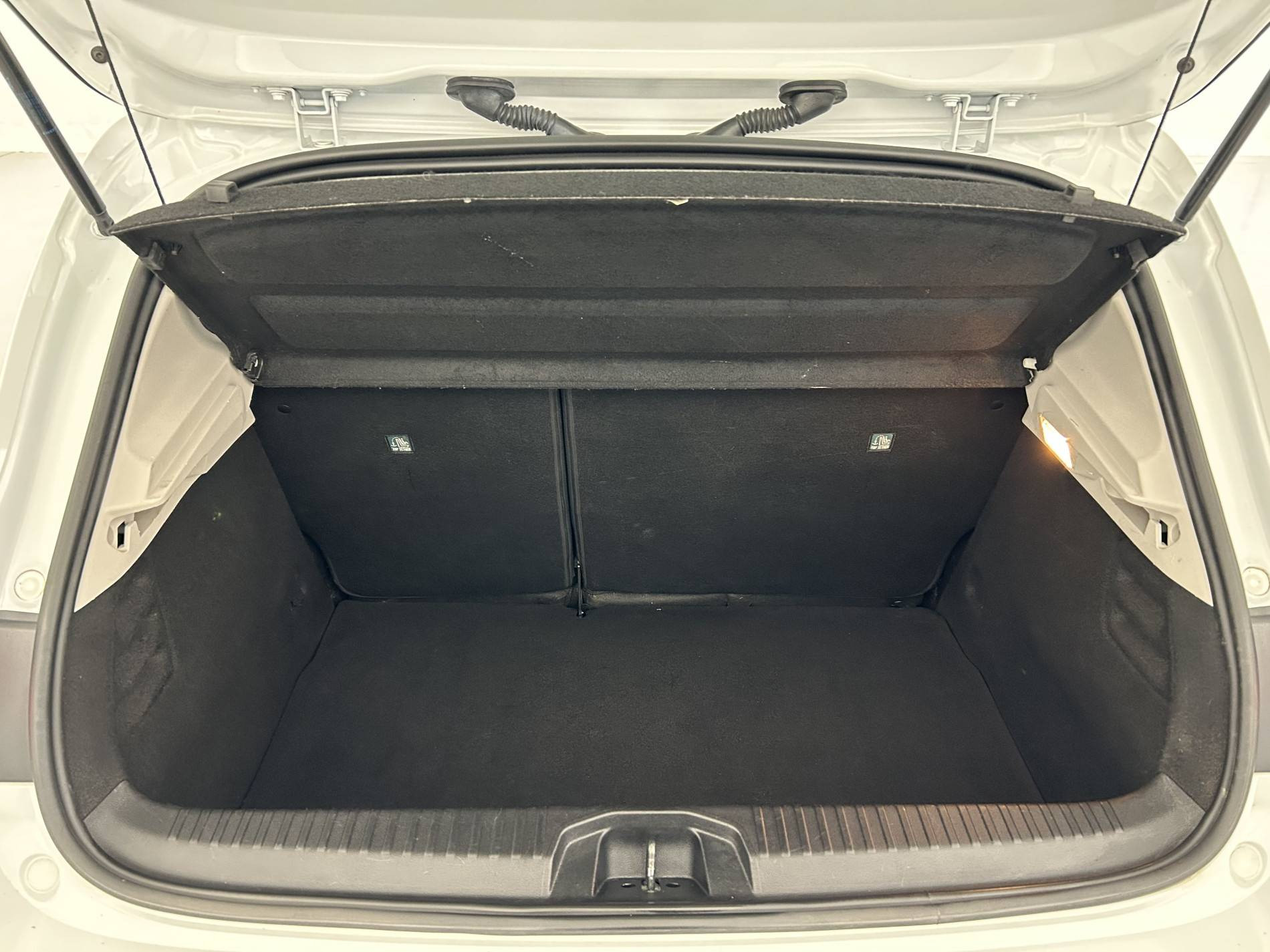 Vente en ligne Renault Clio 5 Clio E-Tech 140 - 21N au prix de 13 991 €