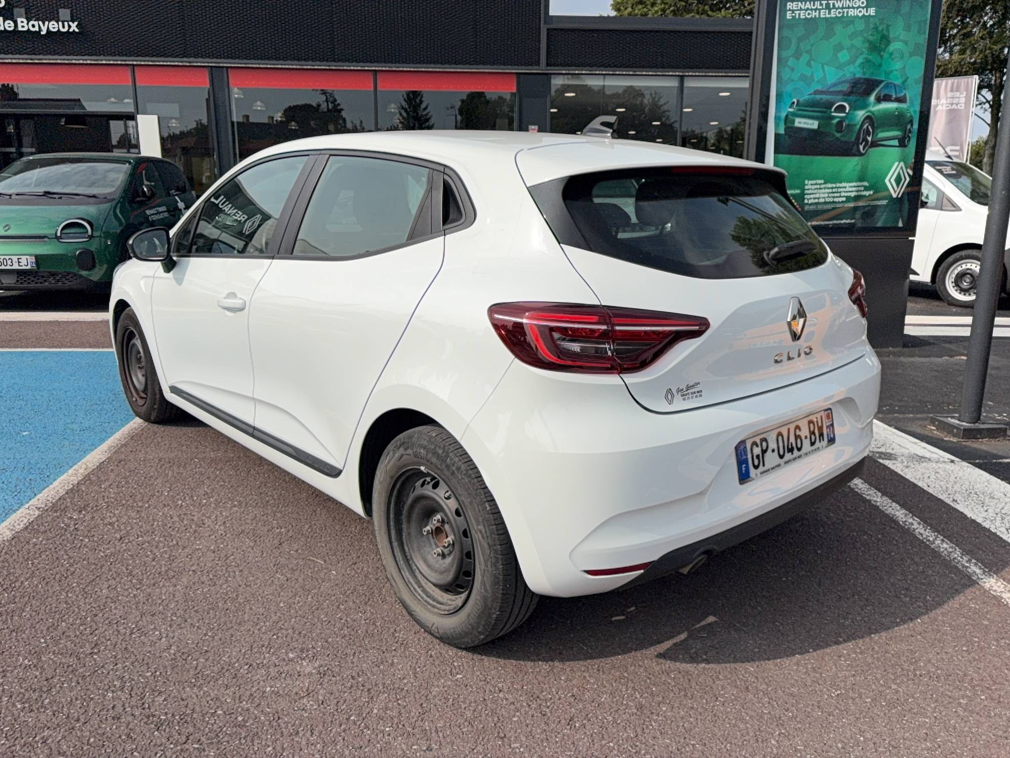 Vente en ligne Renault Clio 5 Clio TCe 90 au prix de 12 990 €