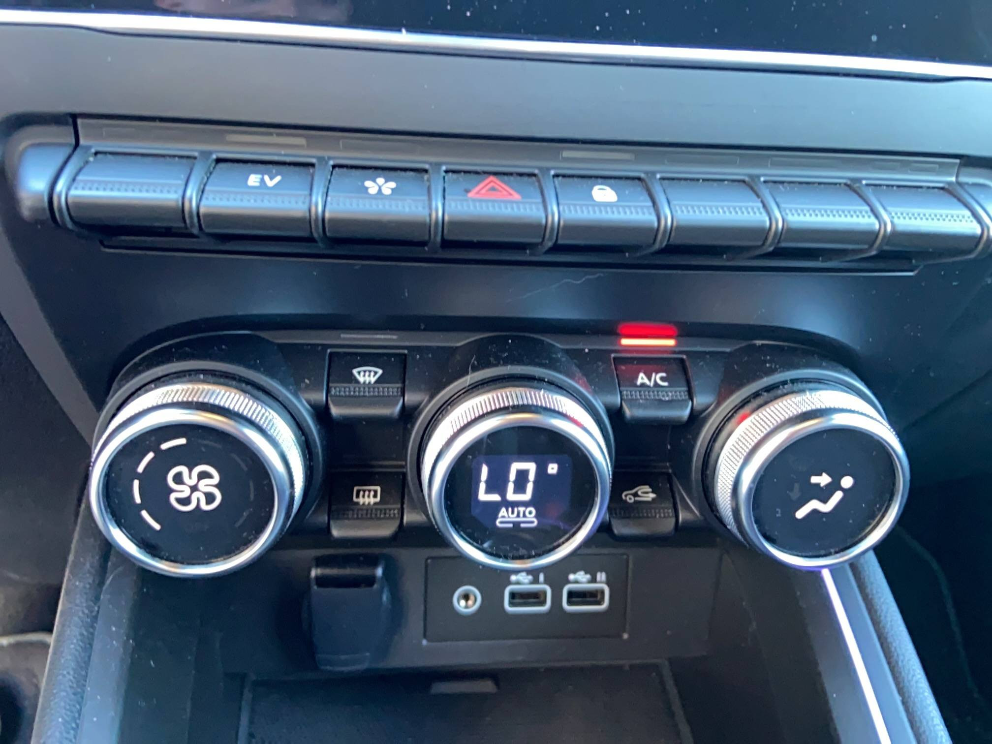 Vente en ligne Renault Clio 5 Clio E-Tech full hybrid 145 au prix de 20 990 €