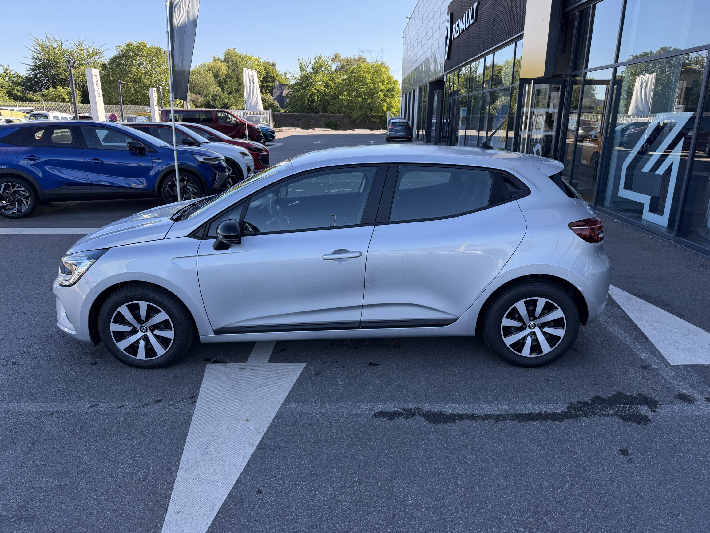 Vente en ligne Renault Clio 5 Clio TCe 90 au prix de 15 490 €