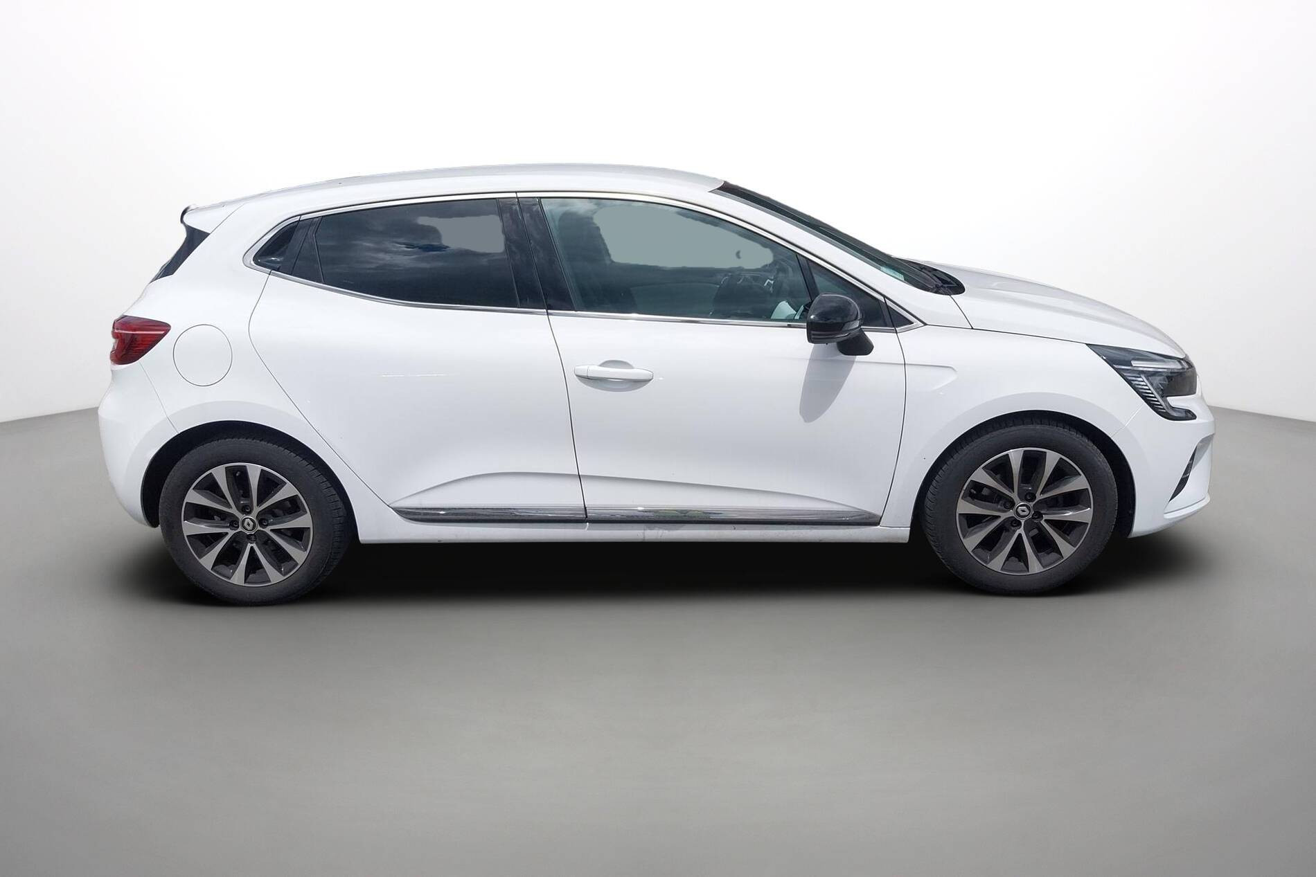 Vente en ligne Renault Clio 5 Clio TCe 90 au prix de 15 290 €