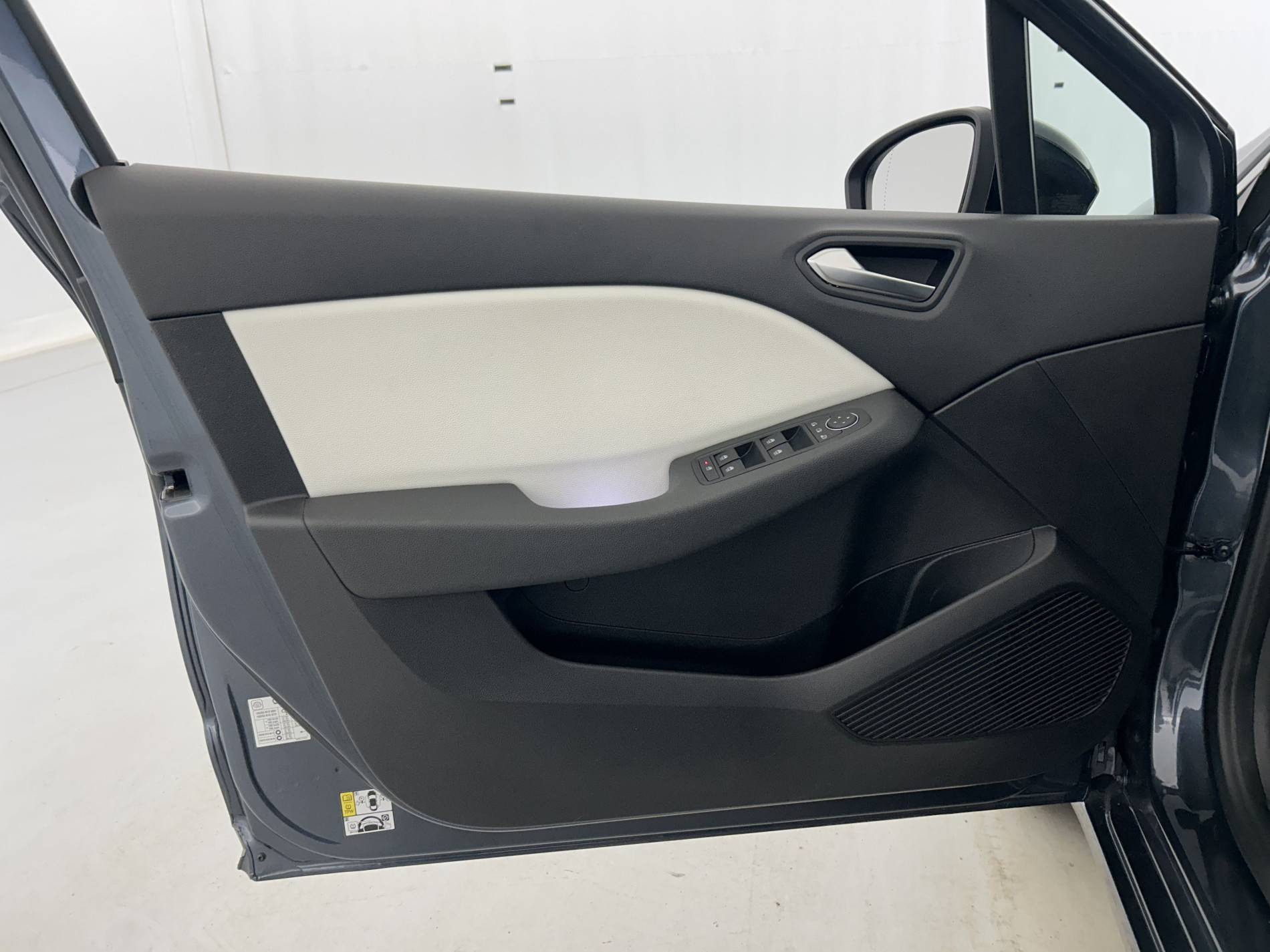 Vente en ligne Renault Clio 5 Clio TCe 90 - 21N au prix de 15 290 €
