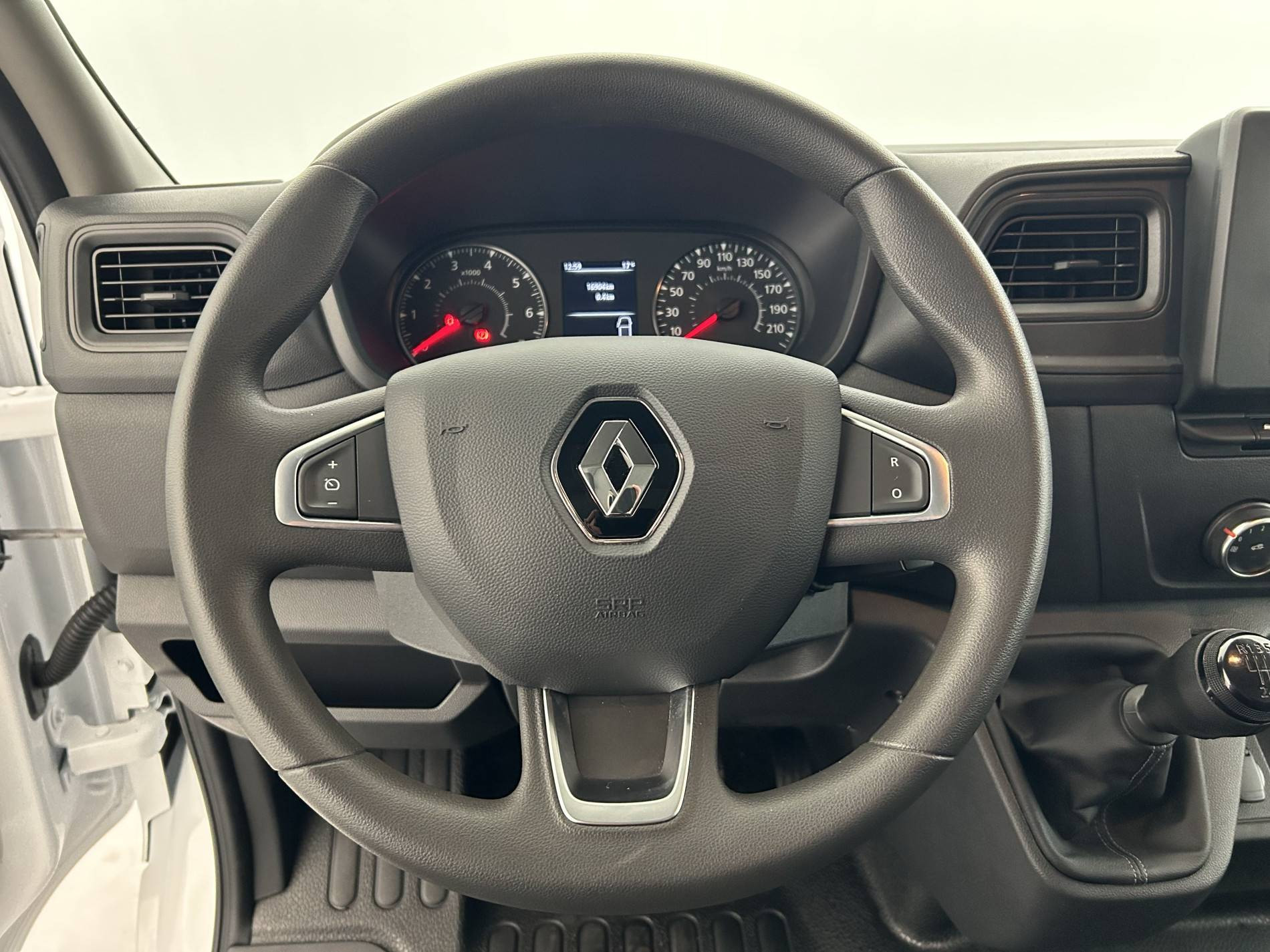 Vente en ligne Renault Master Fourgon MASTER FGN TRAC F3500 L3H3 BLUE DCI 135 au prix de 29 990 €