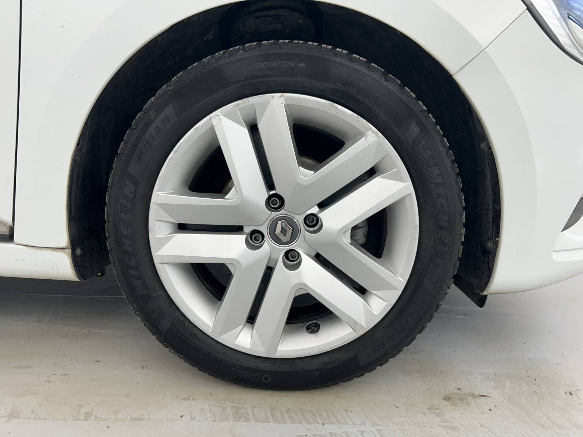 Vente en ligne Renault Clio 5 Clio TCe 90 - 21N au prix de 13 690 €