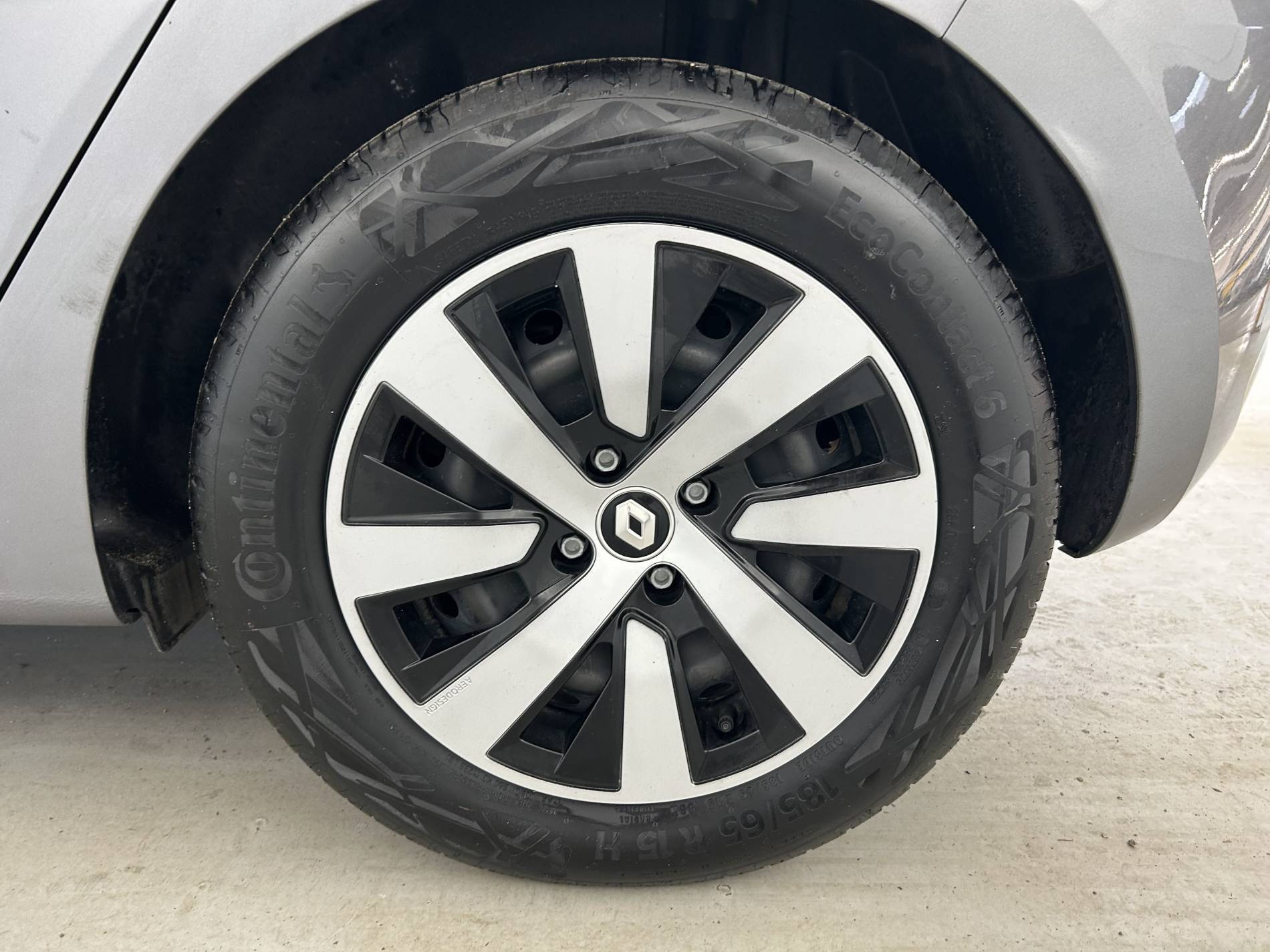 Vente en ligne Renault Clio 5 Clio E-Tech full hybrid 145 au prix de 16 490 €